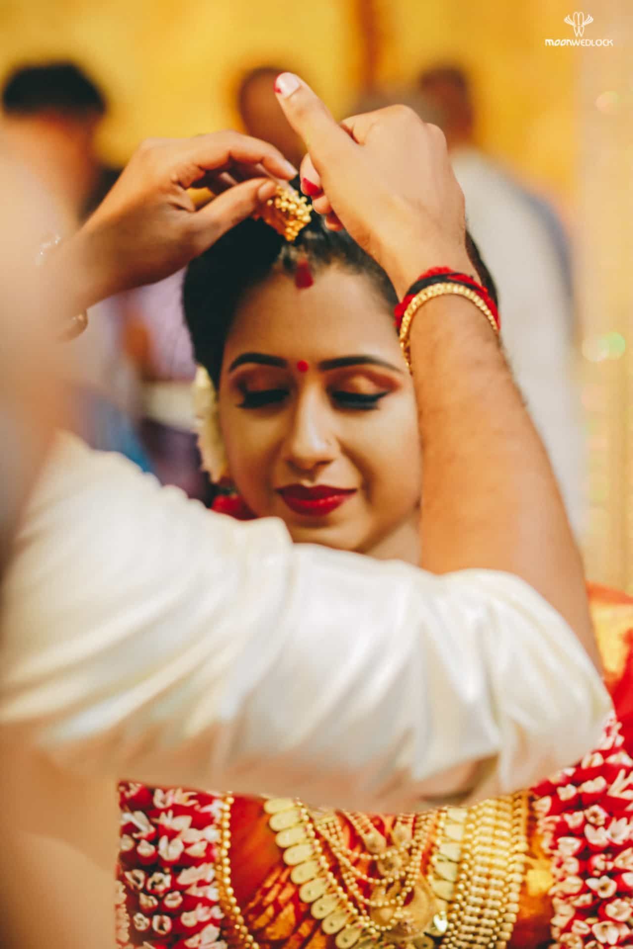 Traditional Kerala Wedding. Indian wedding photography poses, Wedding couple poses photography, Pre wedding photohoot props