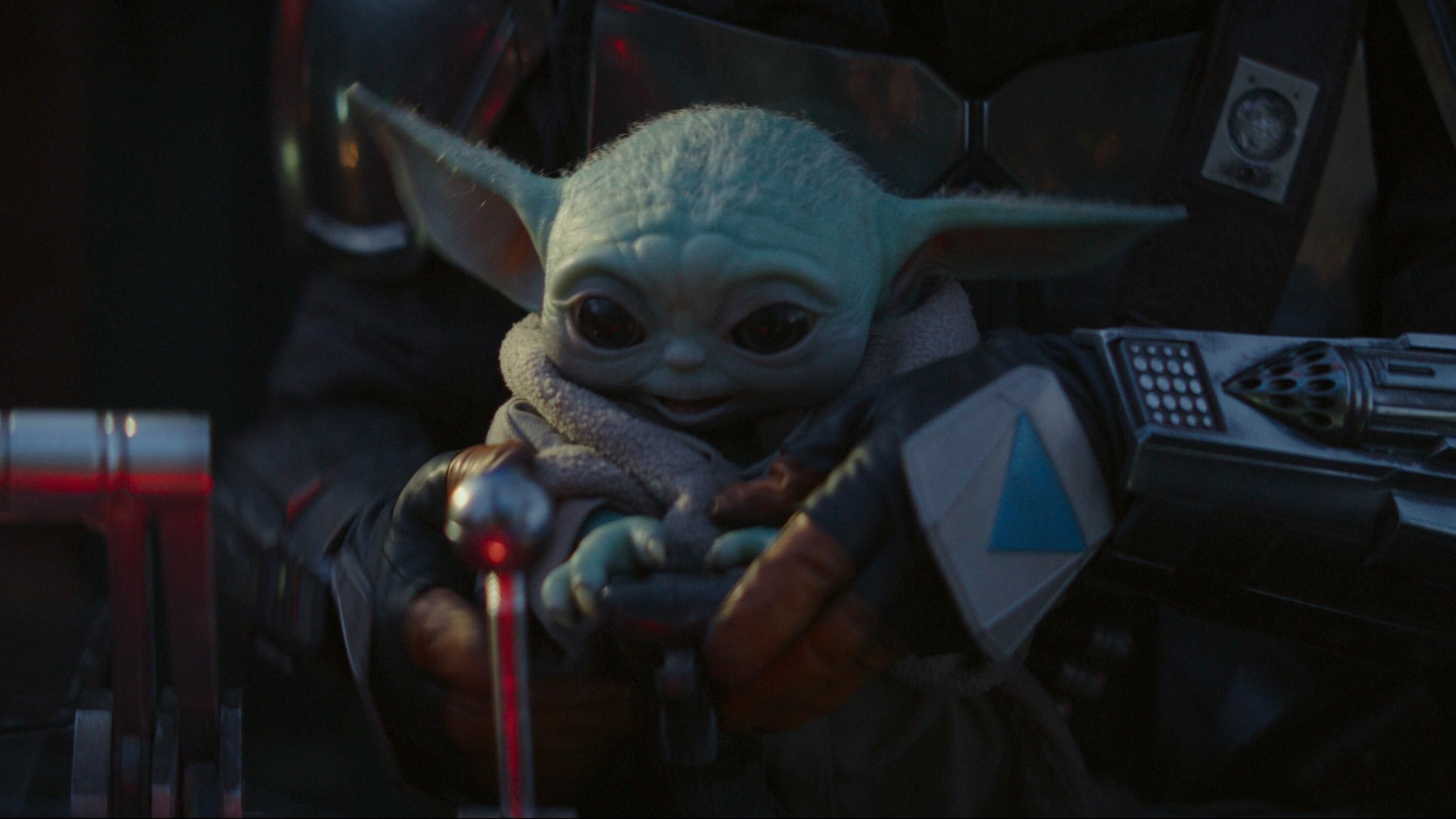 Baby Yoda: Adorable 'Mandalorian' Alien Drives Internet Crazy