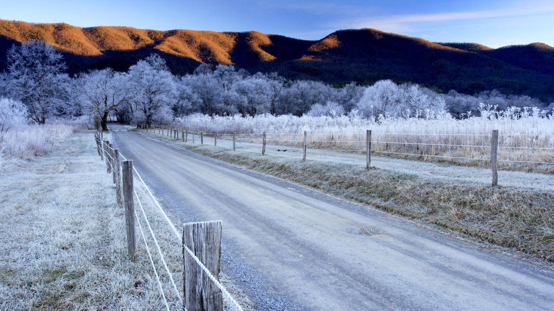 Beautiful Winter Road wallpaperx1080