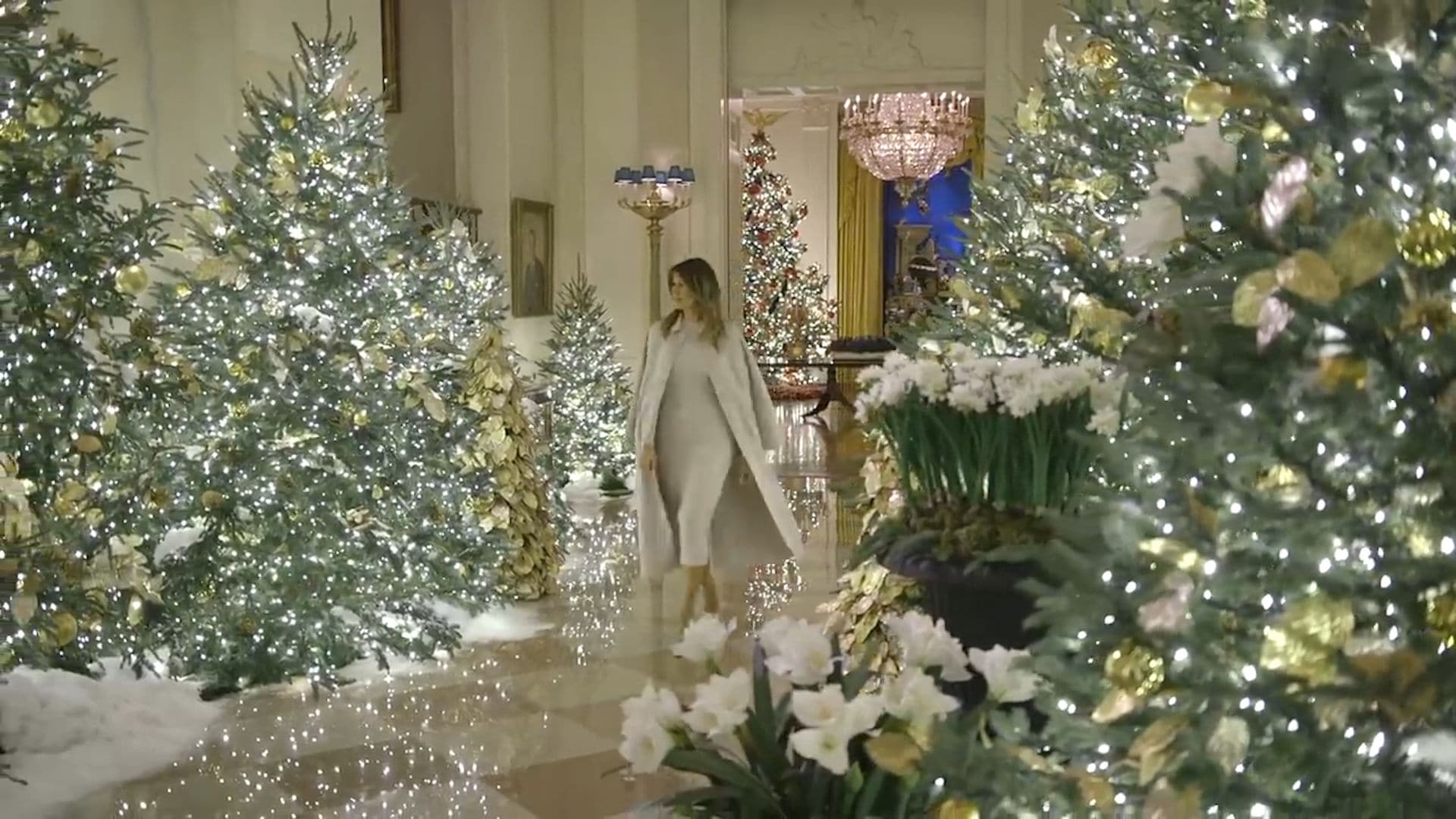 Melania Trump's Christmas decorations are lovely, but that coat looks ridiculous Washington Post