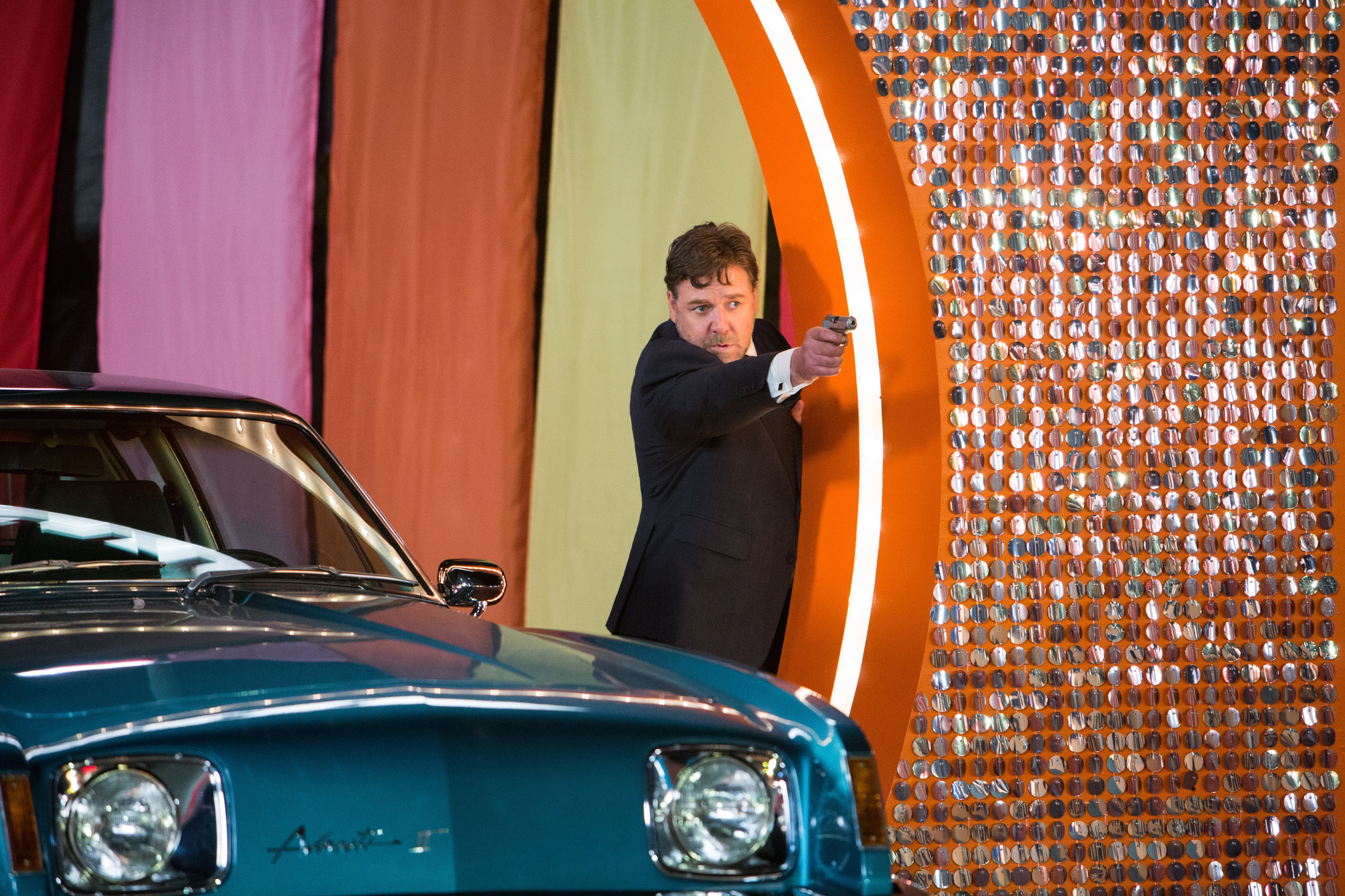 The Nice Guys: New Image with Ryan Gosling, Russell Crowe