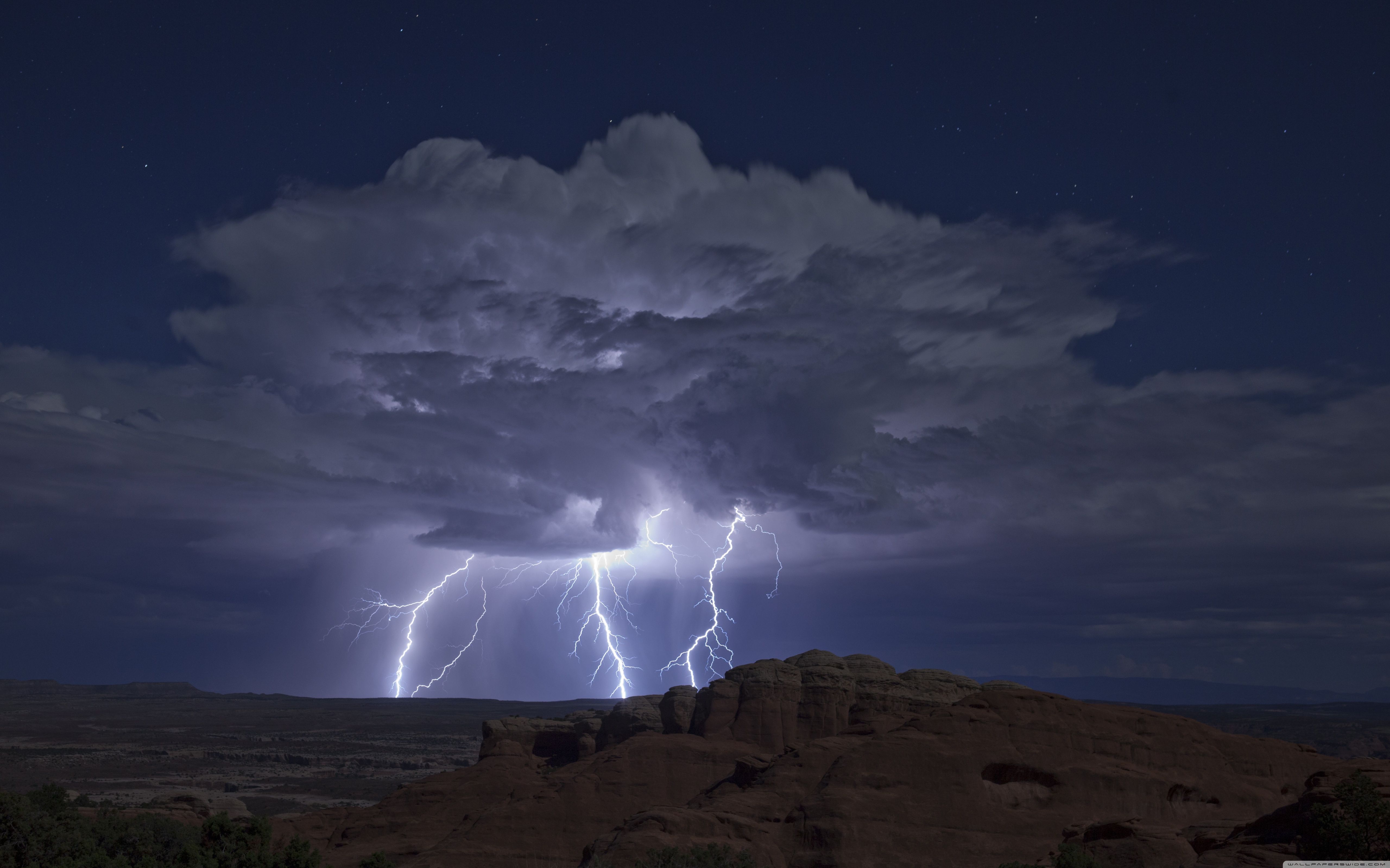 Lightning Ultra HD Desktop Background Wallpaper for 4K UHD TV, Widescreen & UltraWide Desktop & Laptop, Multi Display, Dual Monitor, Tablet