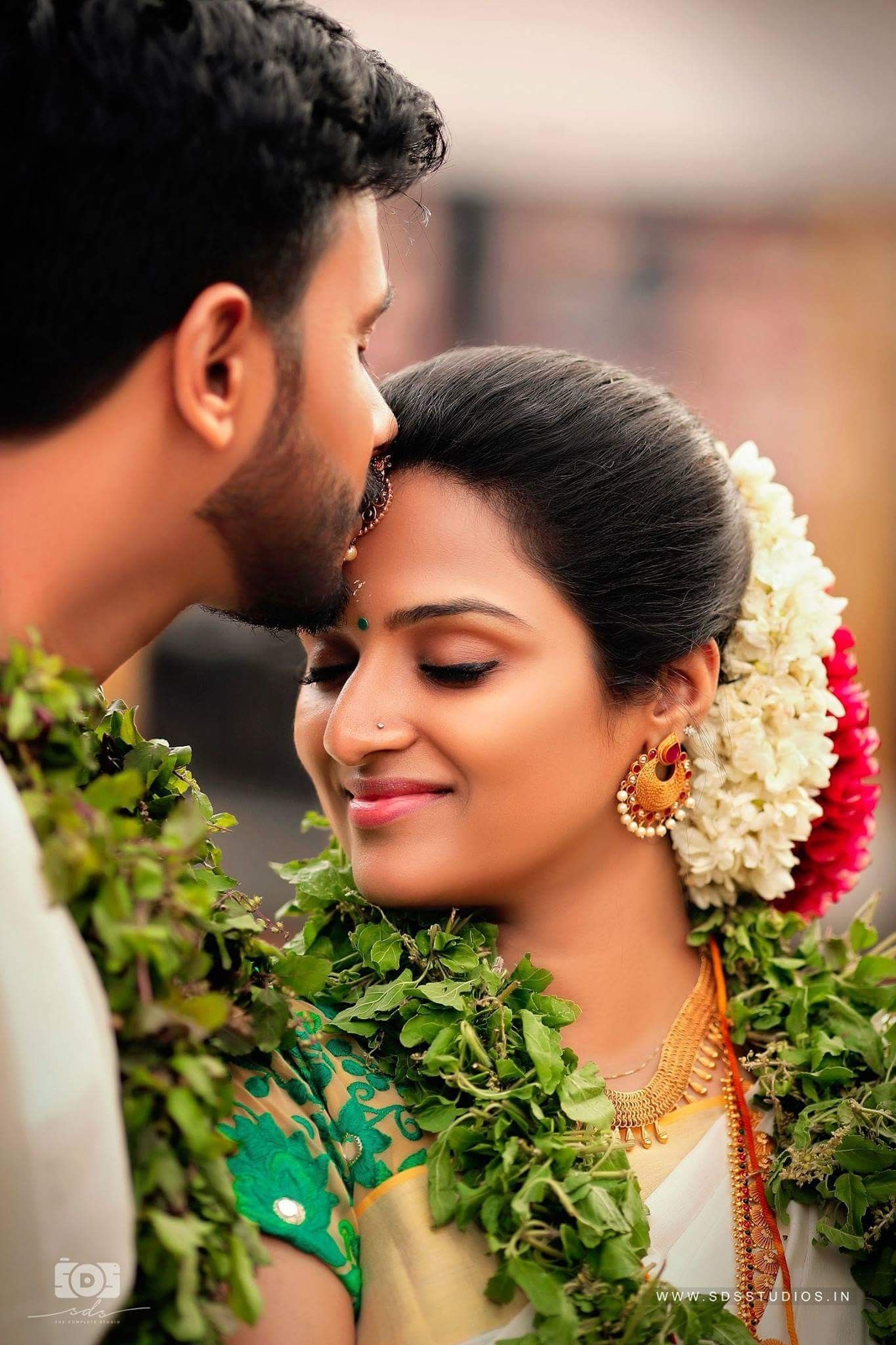 Awesome kerala wedding photography poses ideas for bride & groom | kerala  wedding photoshoot |siri m - YouTube