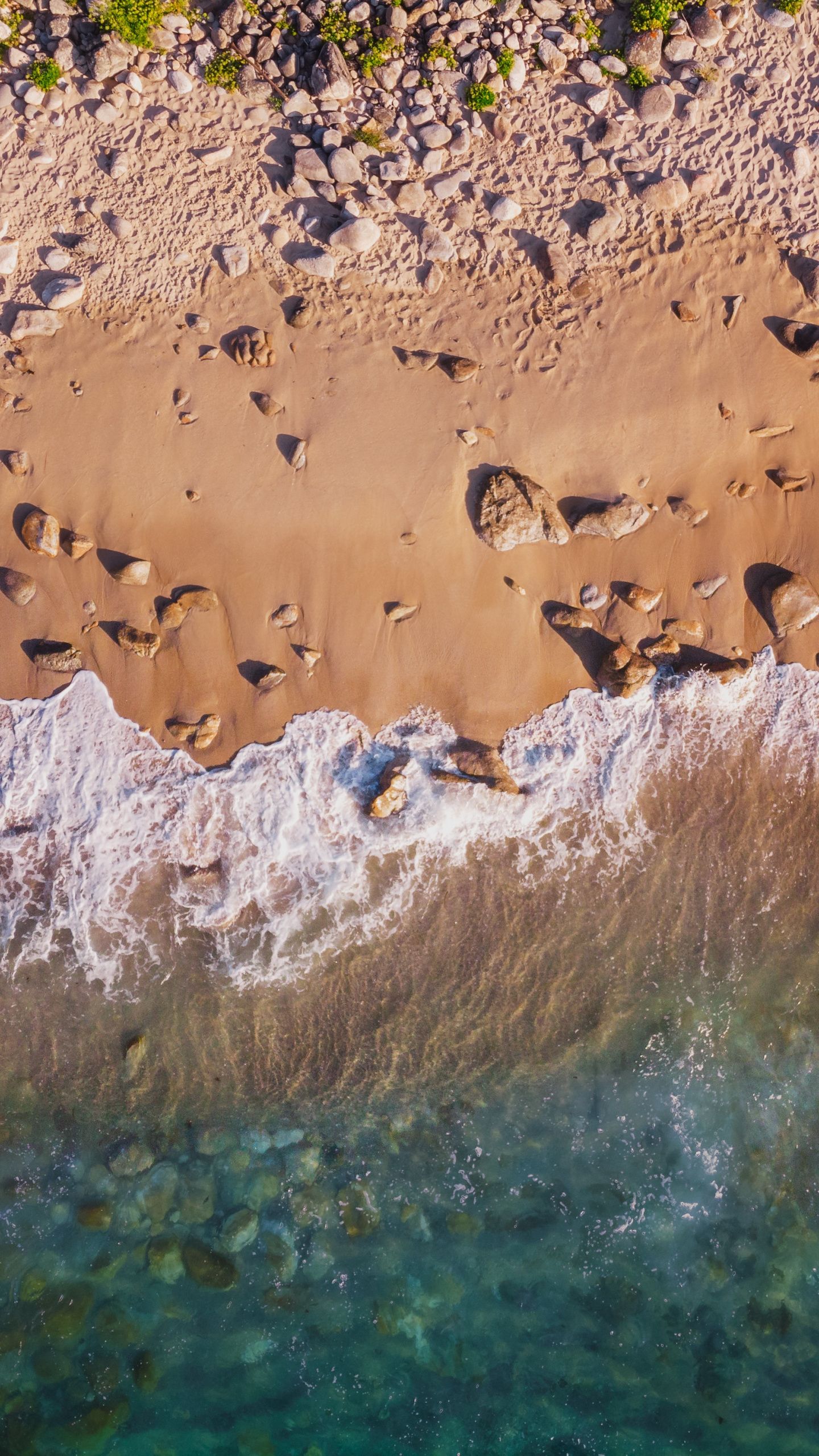 Download Drone view, soft sea waves, beautiful, beach wallpaper, 1440x QHD Samsung Galaxy S S Edge, Note, LG G4
