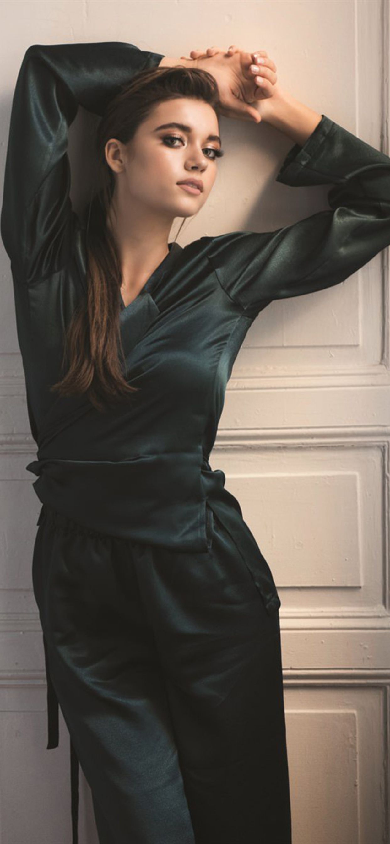 Afra Saracoglu iPhone XS MAX HD 4k Wallpaper, Image, Background, Photo and Picture