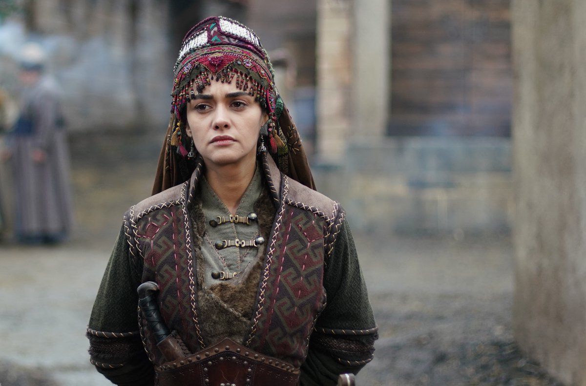Hande Soral in Dirilis: Ertugrul. Moda stilleri, Ünlüler, Kadın