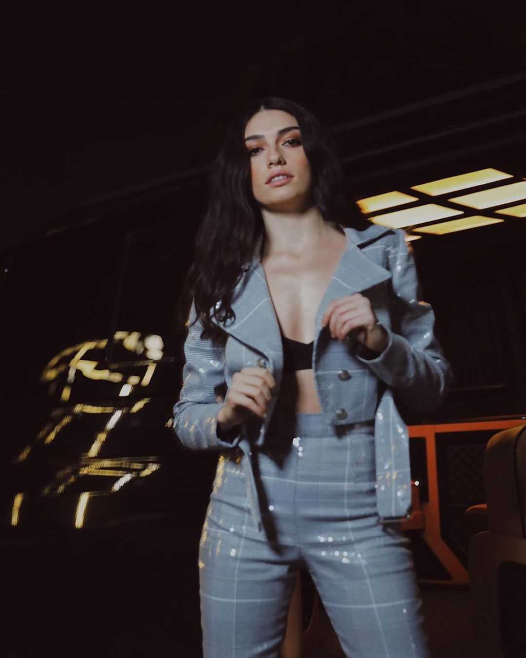 Hazar Ergüçlü Picture Will Leave You Flabbergasted By Her Hot Magnificence ON COFFEE