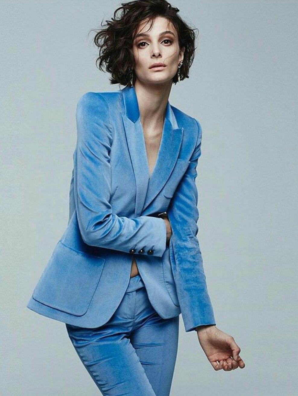 Büşra Develi. Aktrisler, Moda ve Kadın