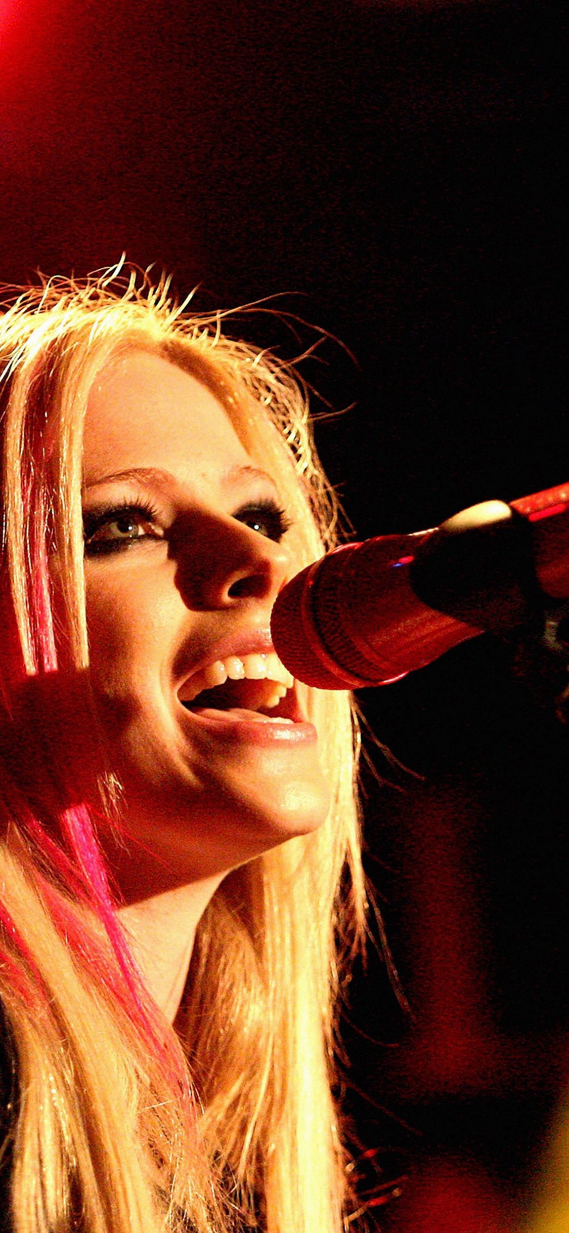 April Lavigne Sing Concert #iPhone #X #wallpaper. Avril lavigne, Concert, Singing