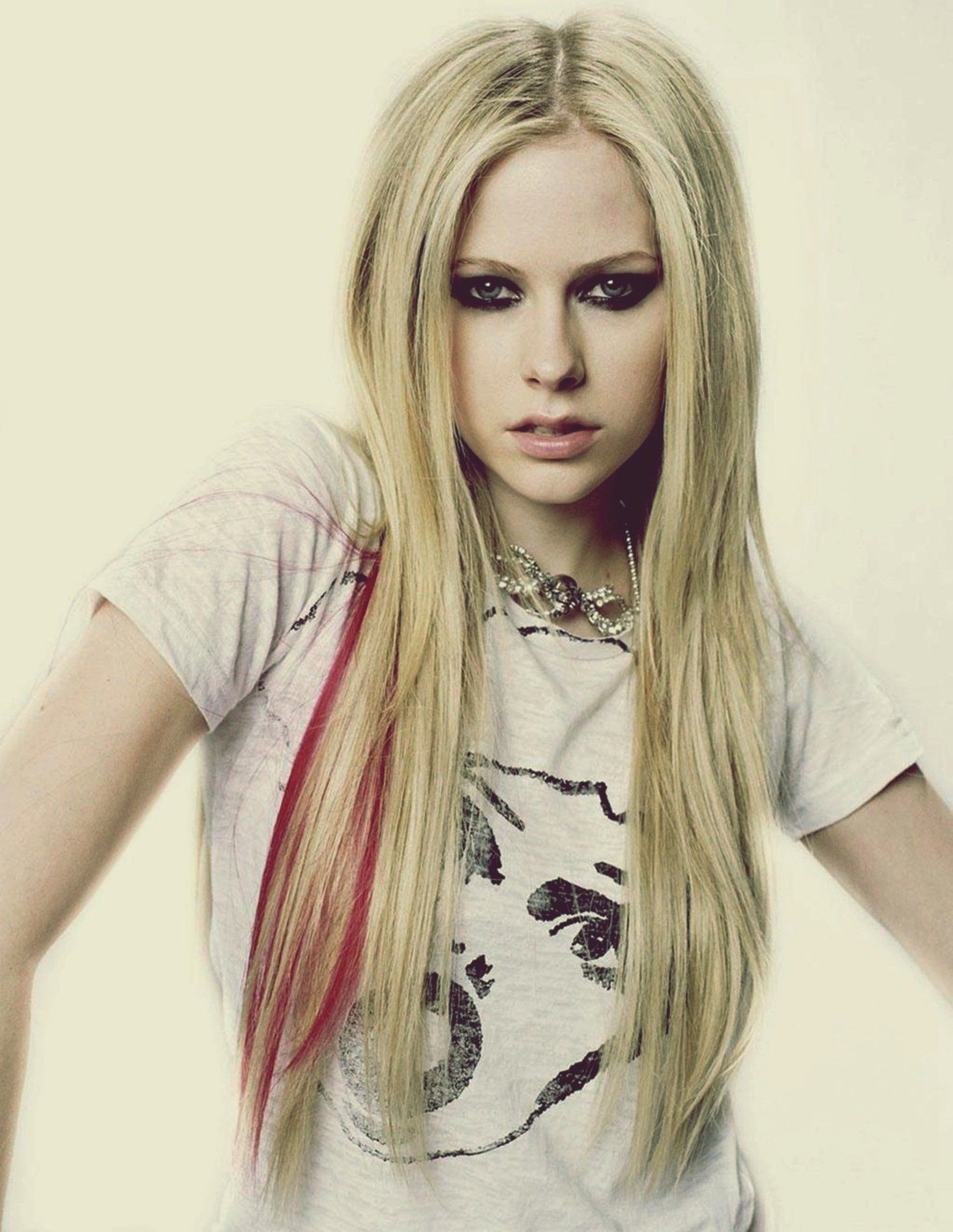 Avril Lavigne Wallpaper HD Wallpaper