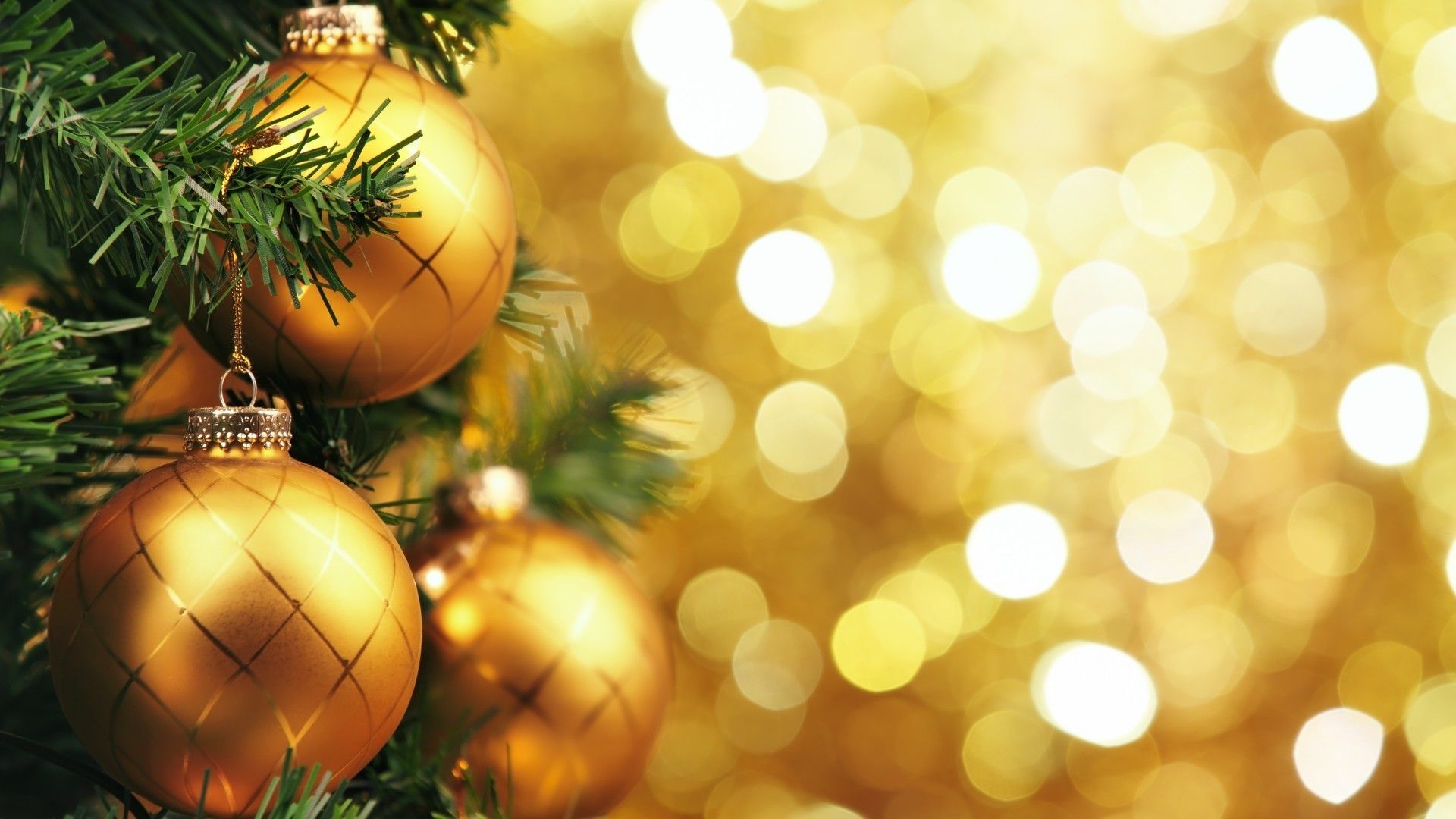 Golden balls on the Christmas tree