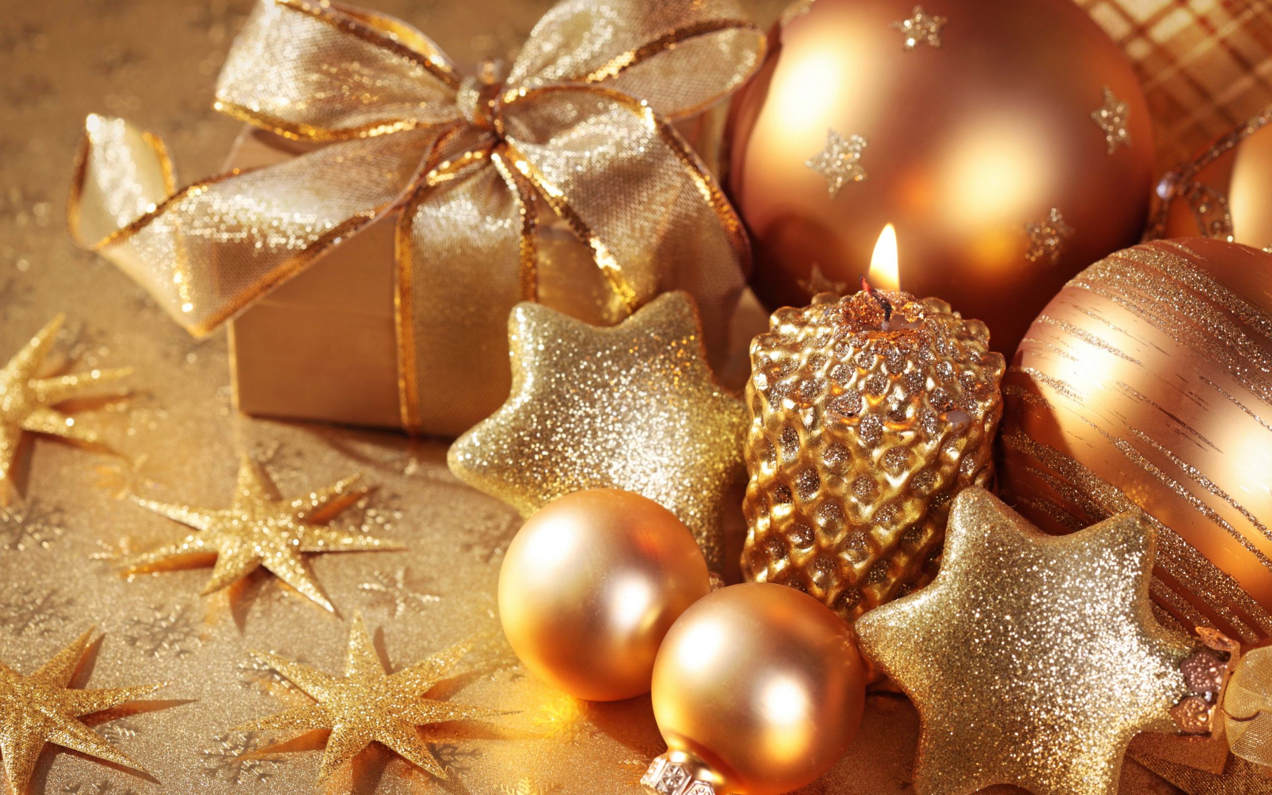 Golden Christmas Tree balls Desktop wallpaper 2560x1600