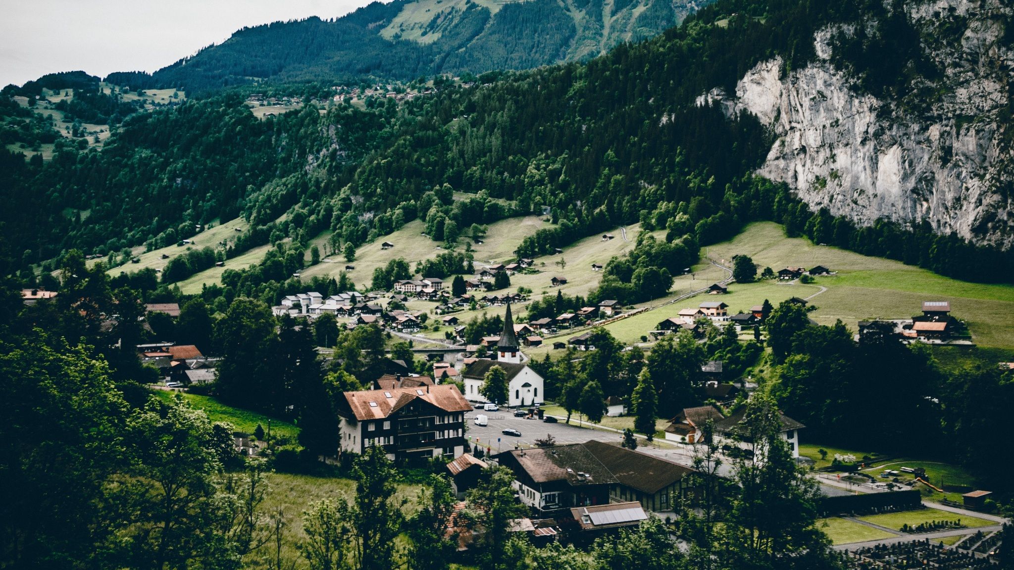 Wallpaper 4k village, mountains, view from above, lauterbrunnen, switzerland 4k Mountains, view from above, village