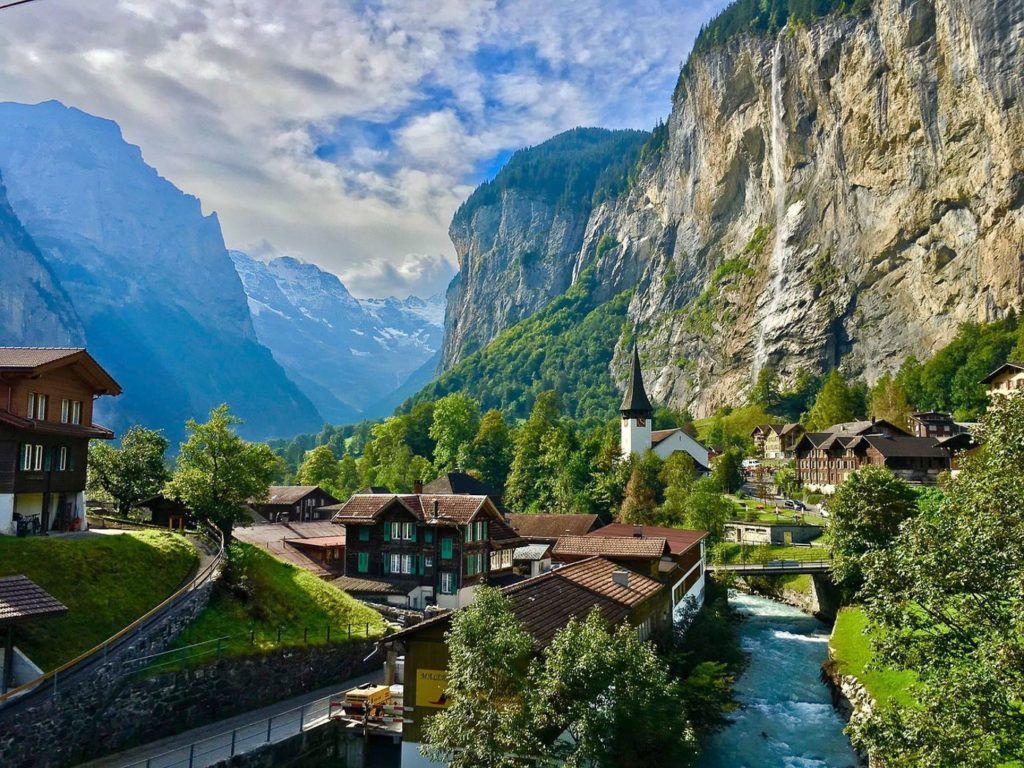 AWESOME THINGS TO DO IN LAUTERBRUNNEN, SWITZERLAND