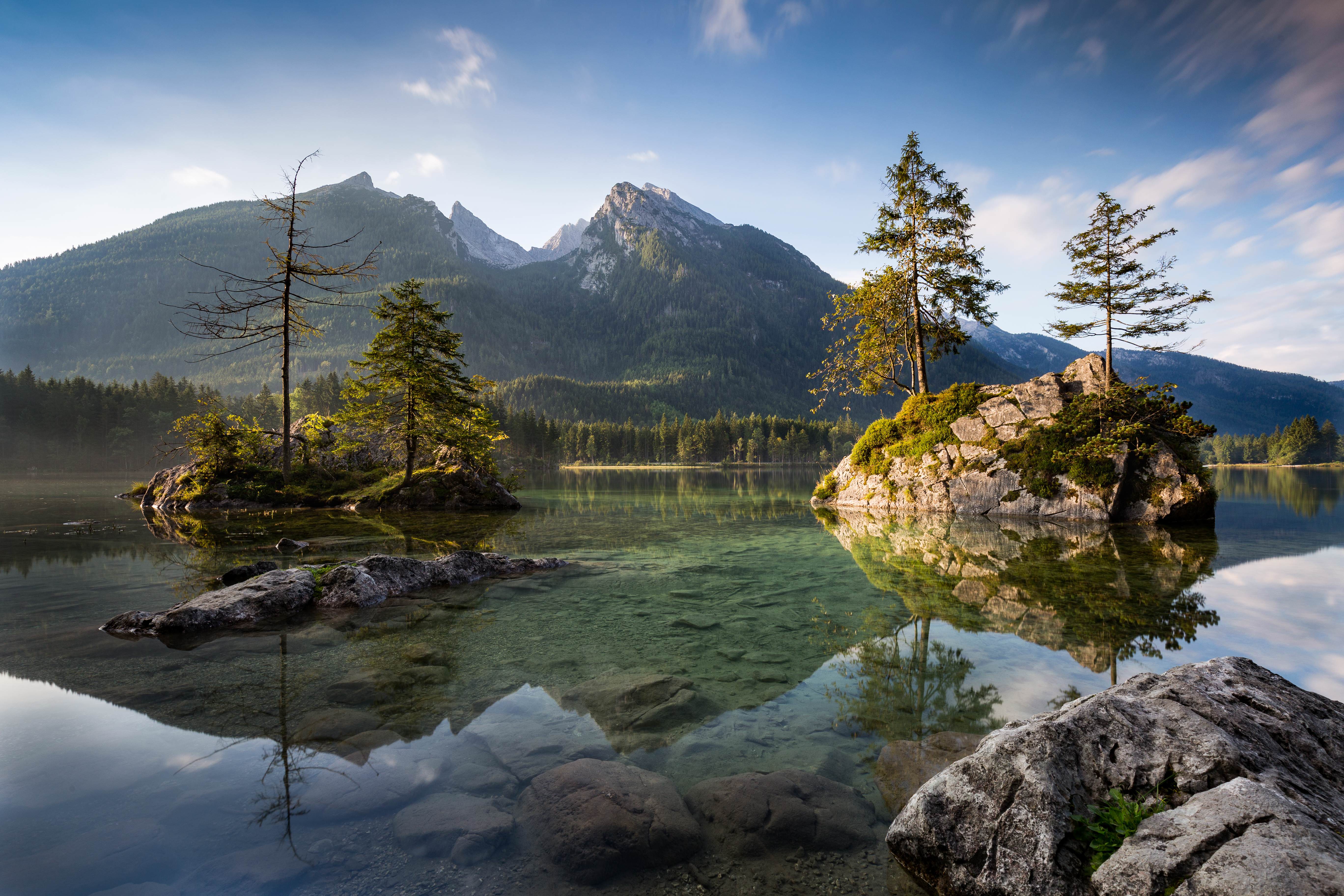 Quiet morning at lake Hintersee, Bavaria, Germany [5472x3648] [OC]
