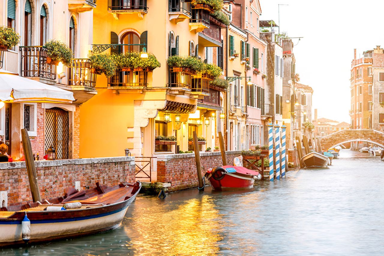 Wallpaper Venice Italy Canal Pier Boats Street lights Cities