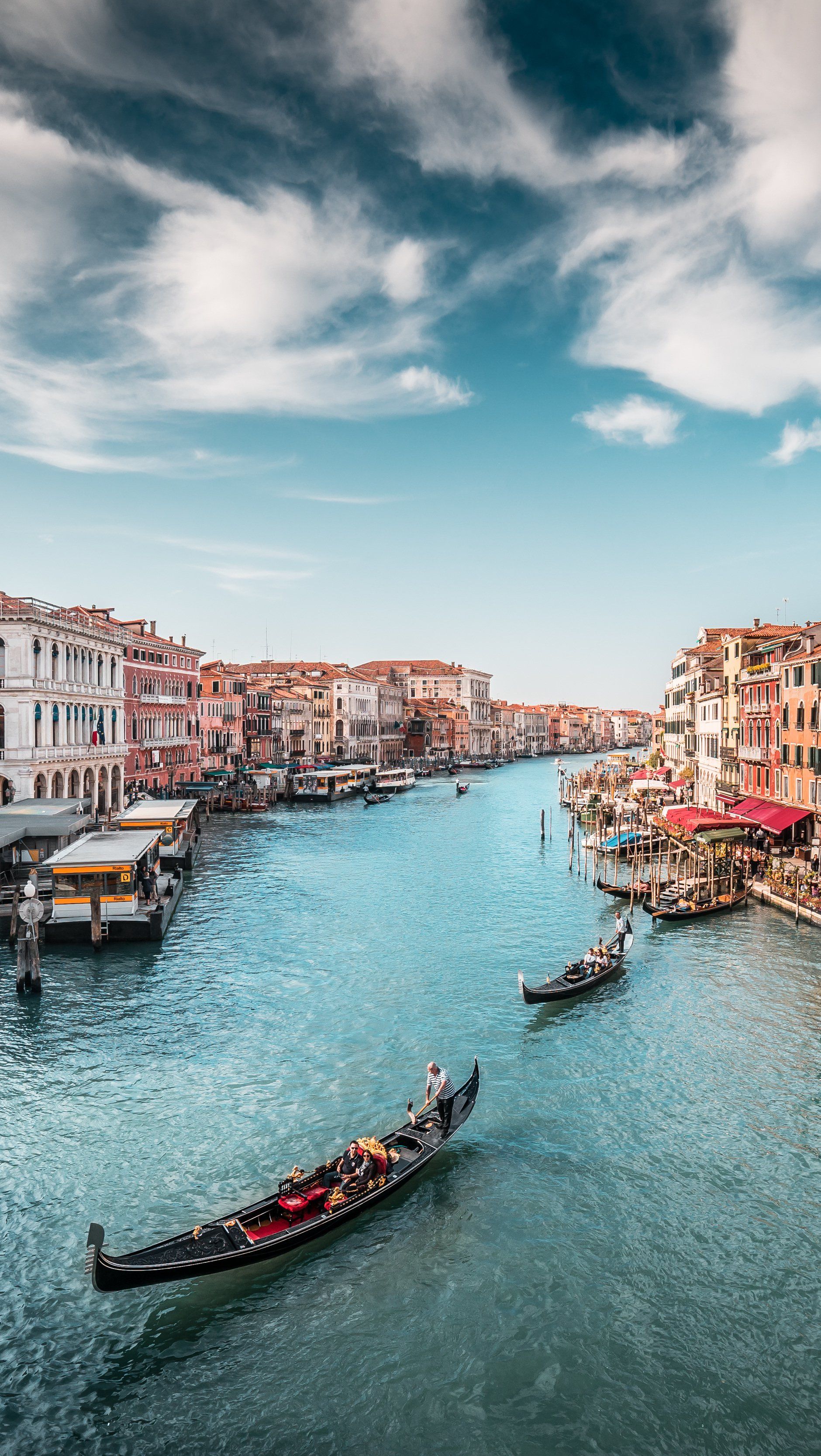 Boats in Venice Italy Wallpaper