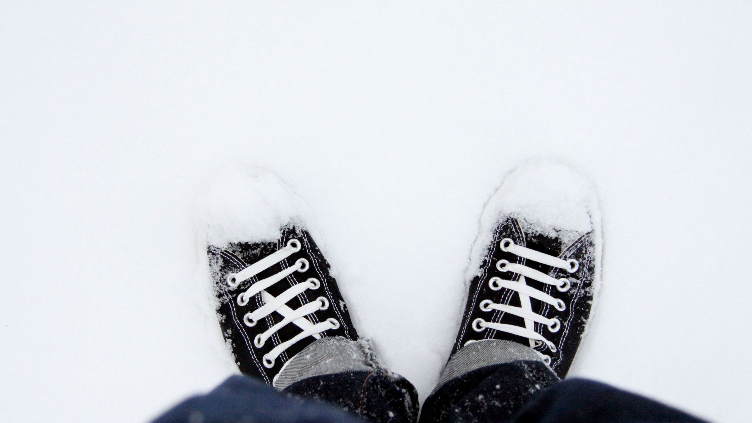 People sneakers shoes winter snow seasonal converse products wallpaperx1440
