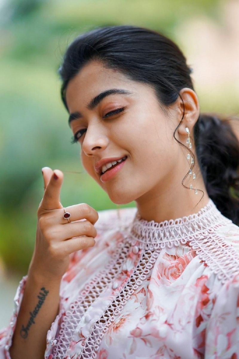 Rashmika 4k Wallpaper 