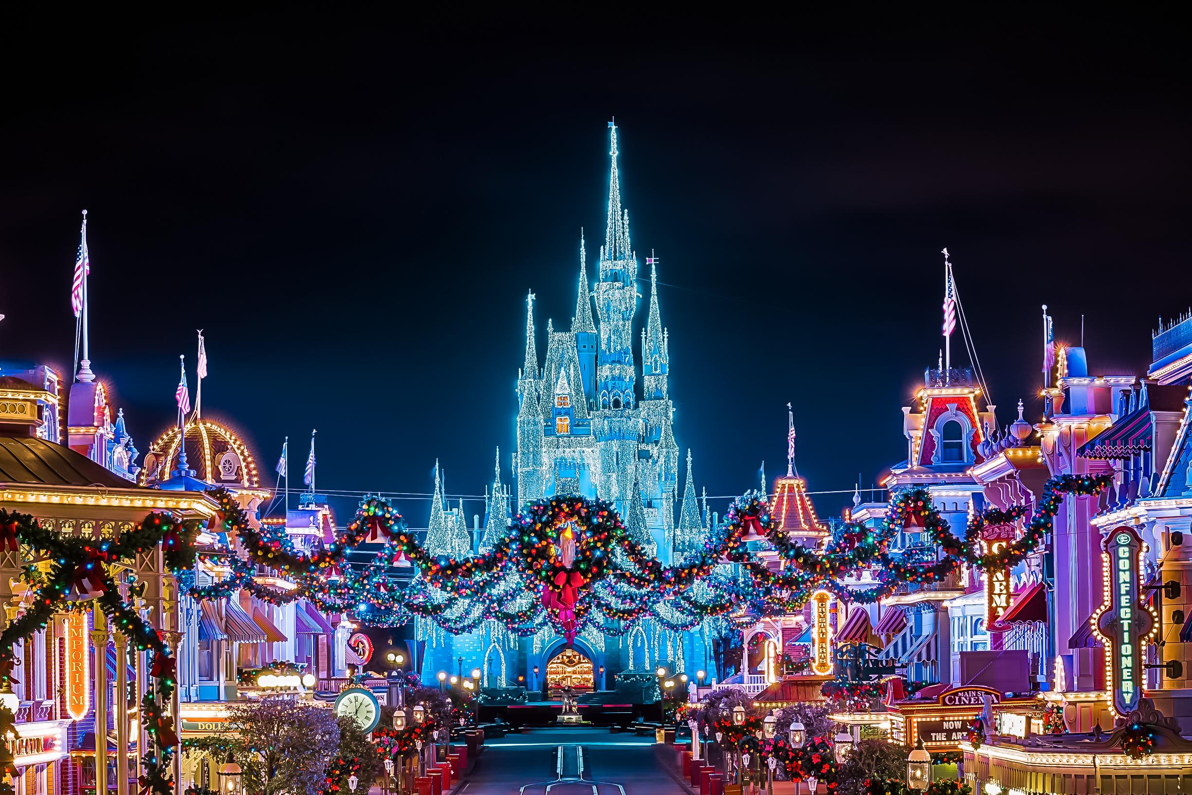 Disney Magic Kingdom Christmas Wallpaper