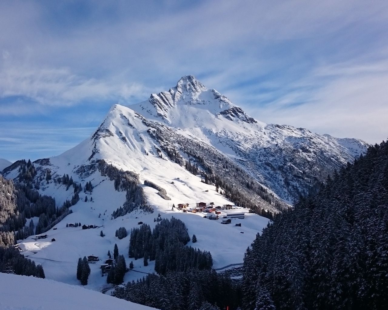 Download wallpaper 1280x1024 mountain, winter, snow, peak, mountain landscape, winter landscape standard 5:4 HD background