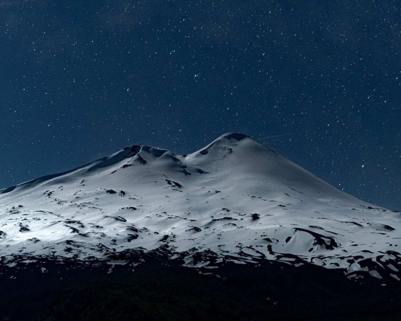 Download 1280x1024 wallpaper snow mountain, peak, mountain, standard 5:4, fullscreen, 1280x1024 HD image, background, 24702