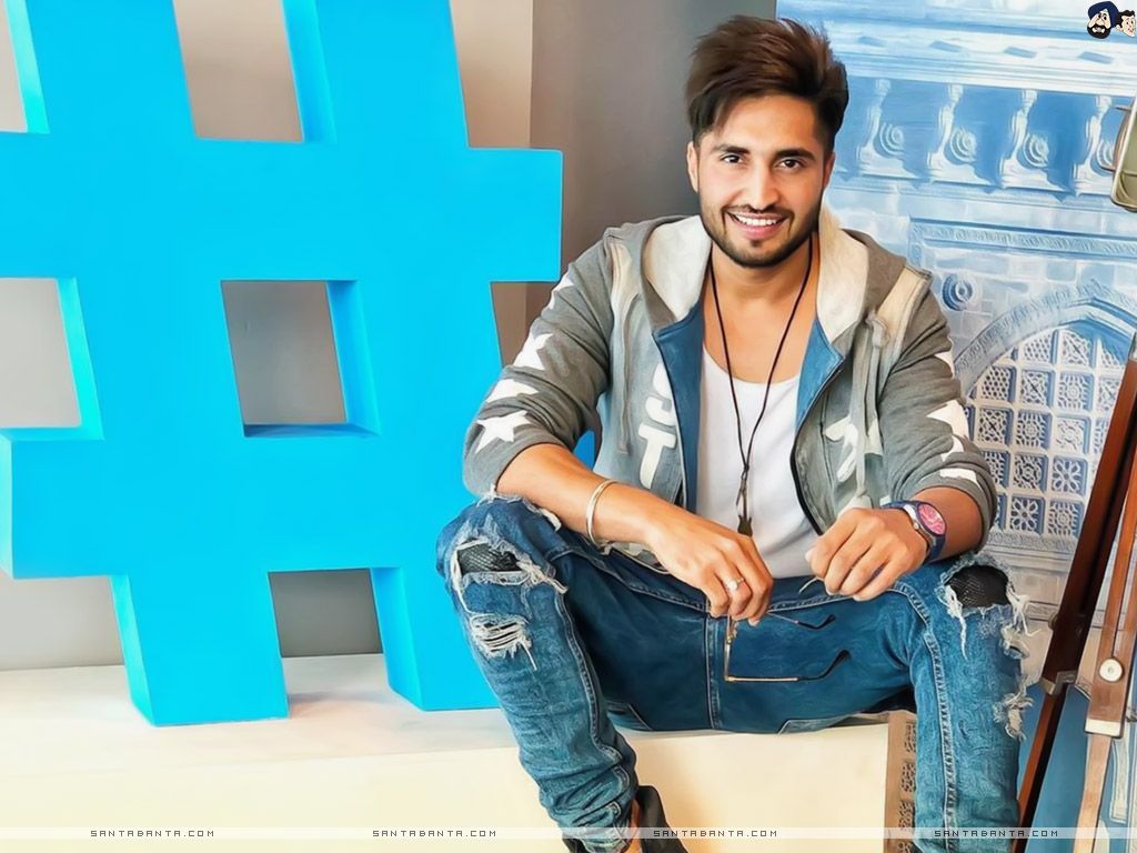 Hot HD Wallpaper of Bollywood Stars & Actors. Indian Celebs Photo