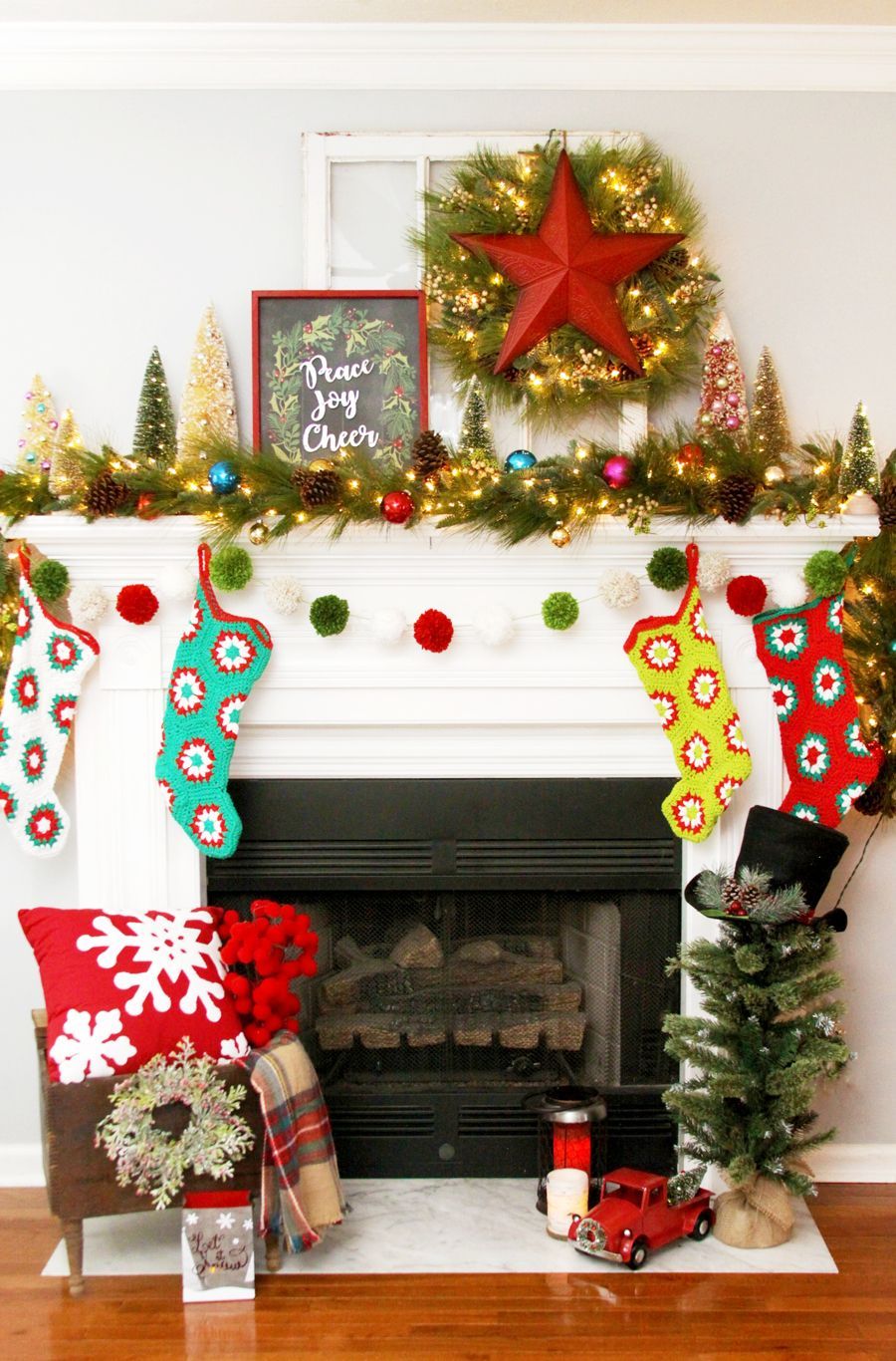 Festive Christmas Mantel Ideas to Style a Holiday Mantel
