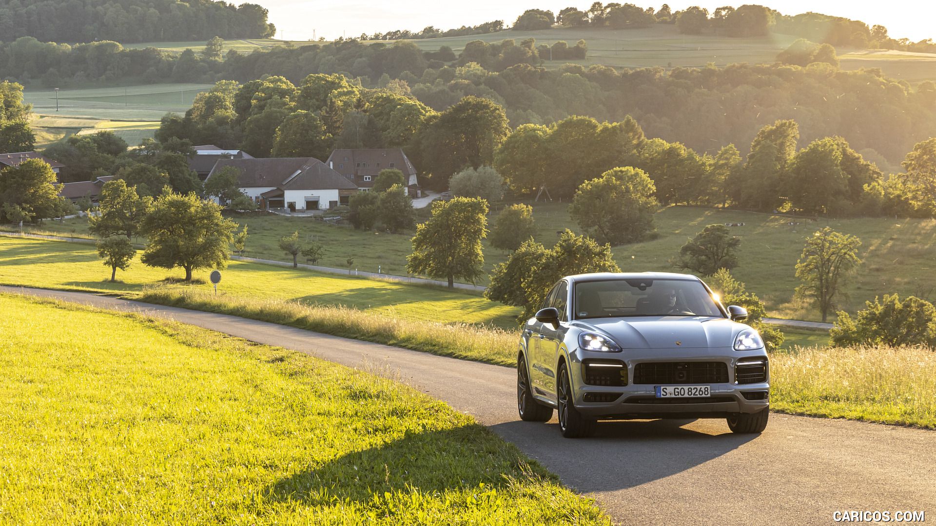 Porsche Cayenne GTS Coupe (Color: Crayon). HD Wallpaper