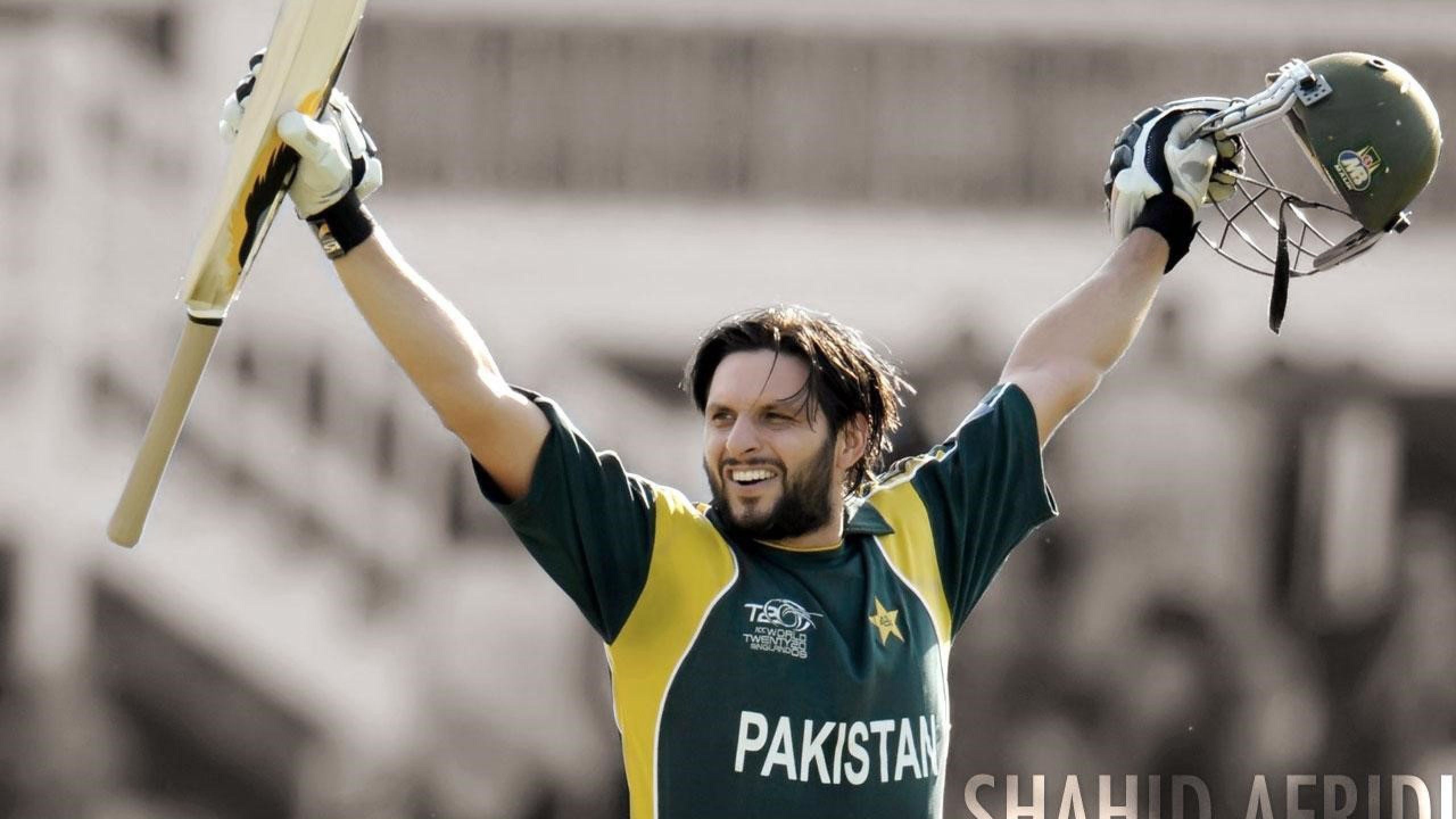Download 2560x1440 Pakistan Cricket Player Shahid Afridi Celebrates in One Day International Match Photo wallpaper