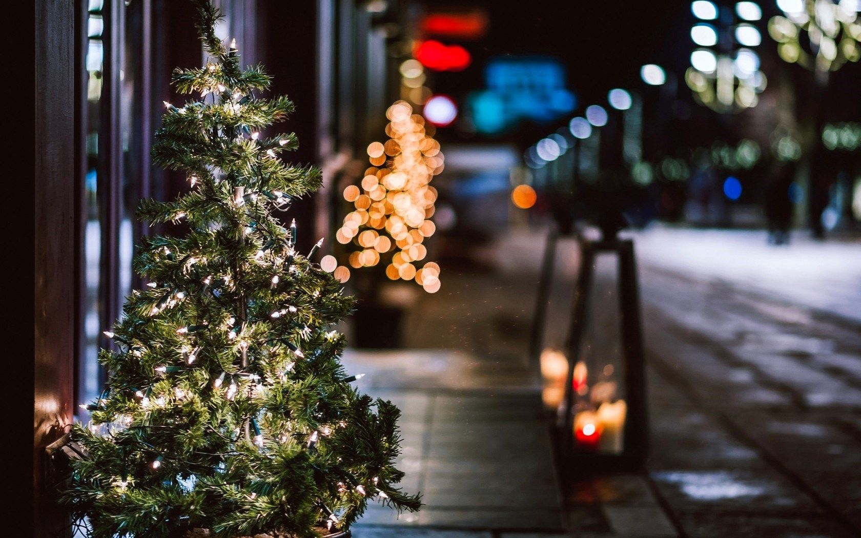 Christmas Tree Garland Lights City Street Night Winter Tree Wallpaper iPad Wallpaper & Background Download