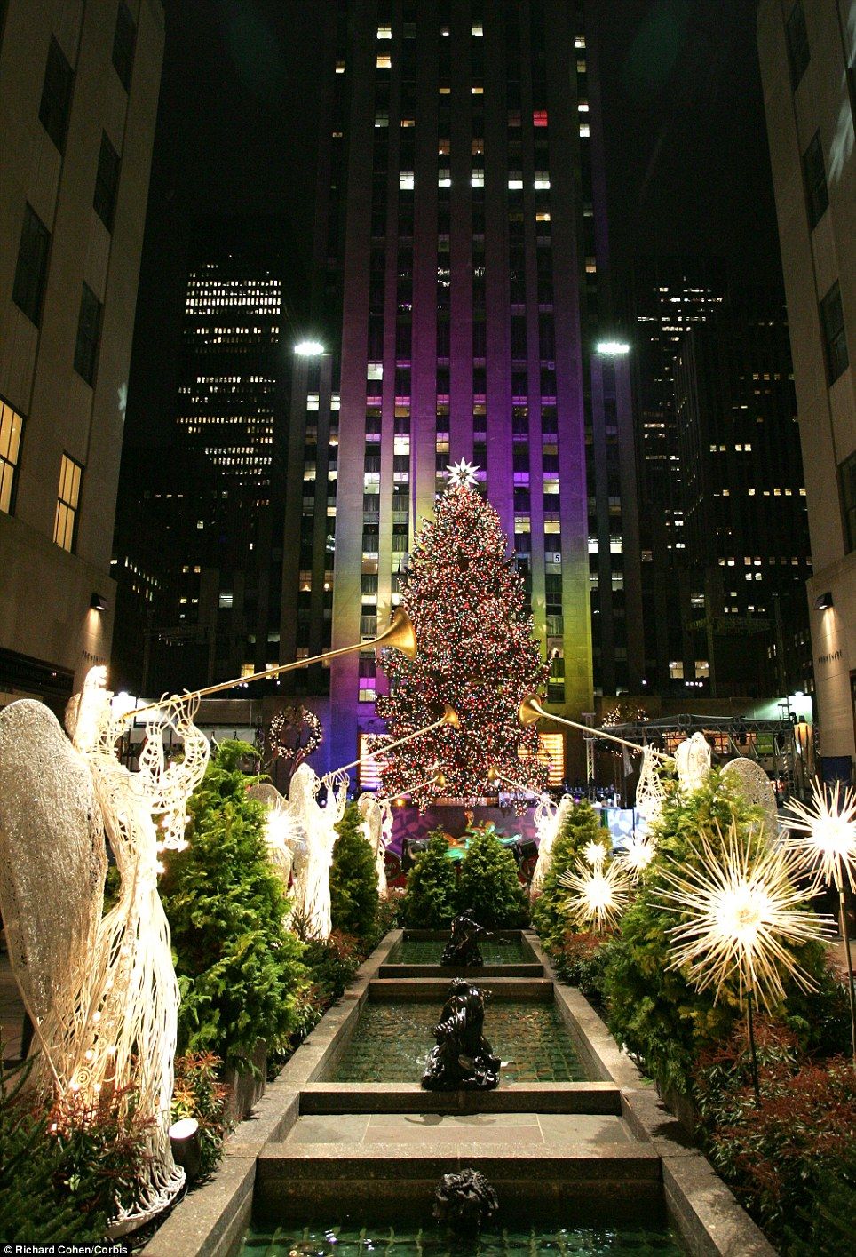 History of the Rockefeller Center Christmas tree. Daily Mail Online