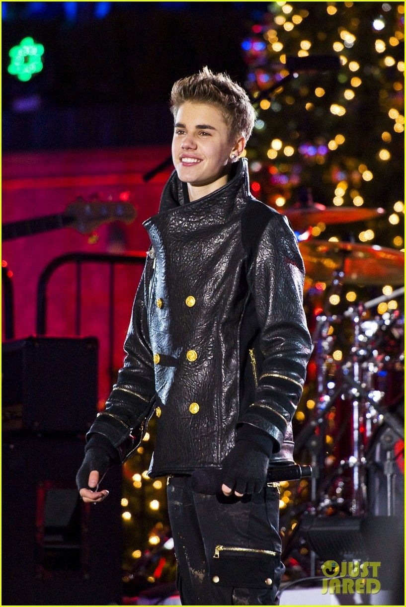 Justin Bieber: Christmas Concert Pics!: Photo 2603636. Justin Bieber Picture