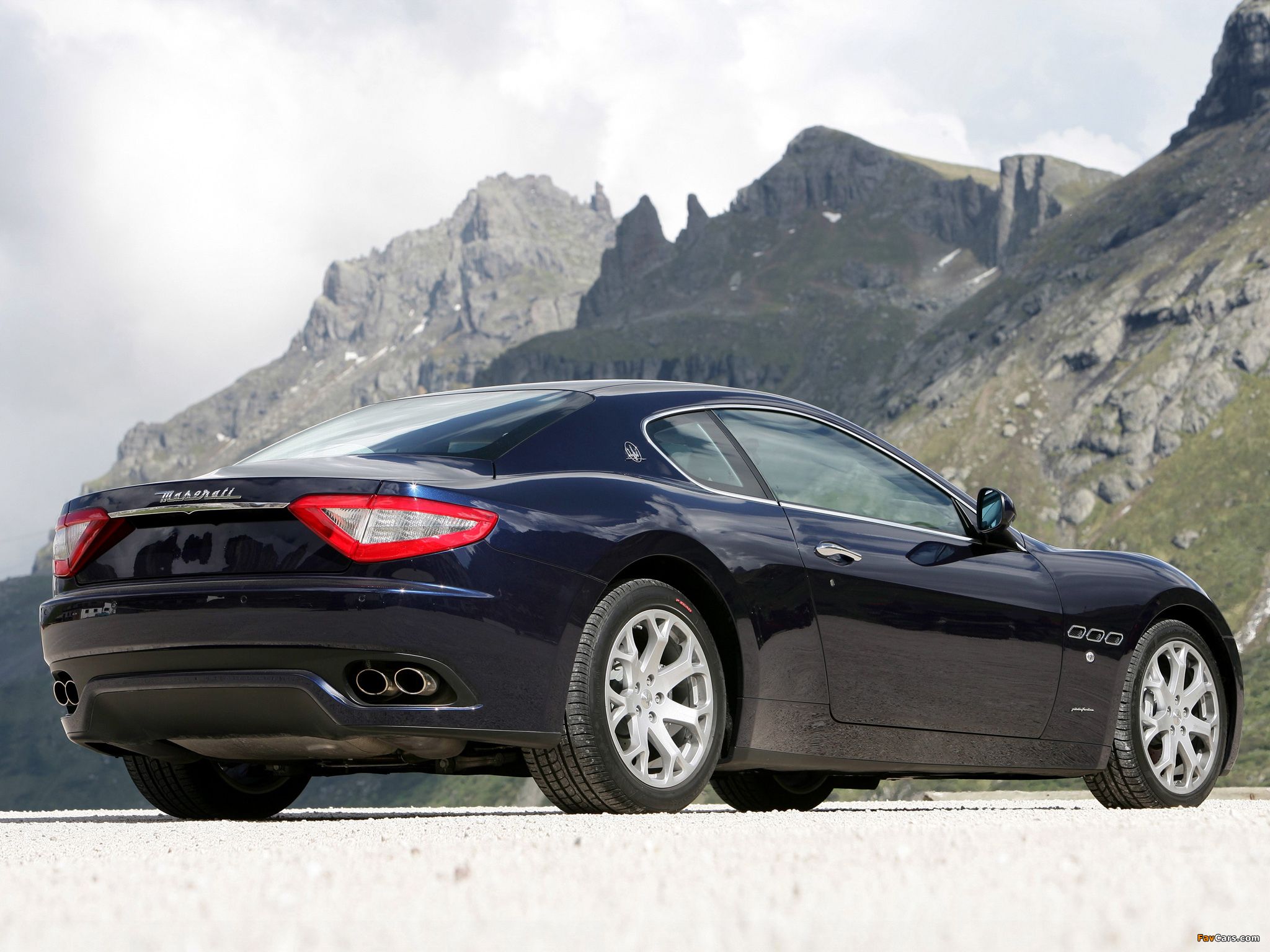 Maserati GranTurismo 2007 wallpaper (2048x1536)