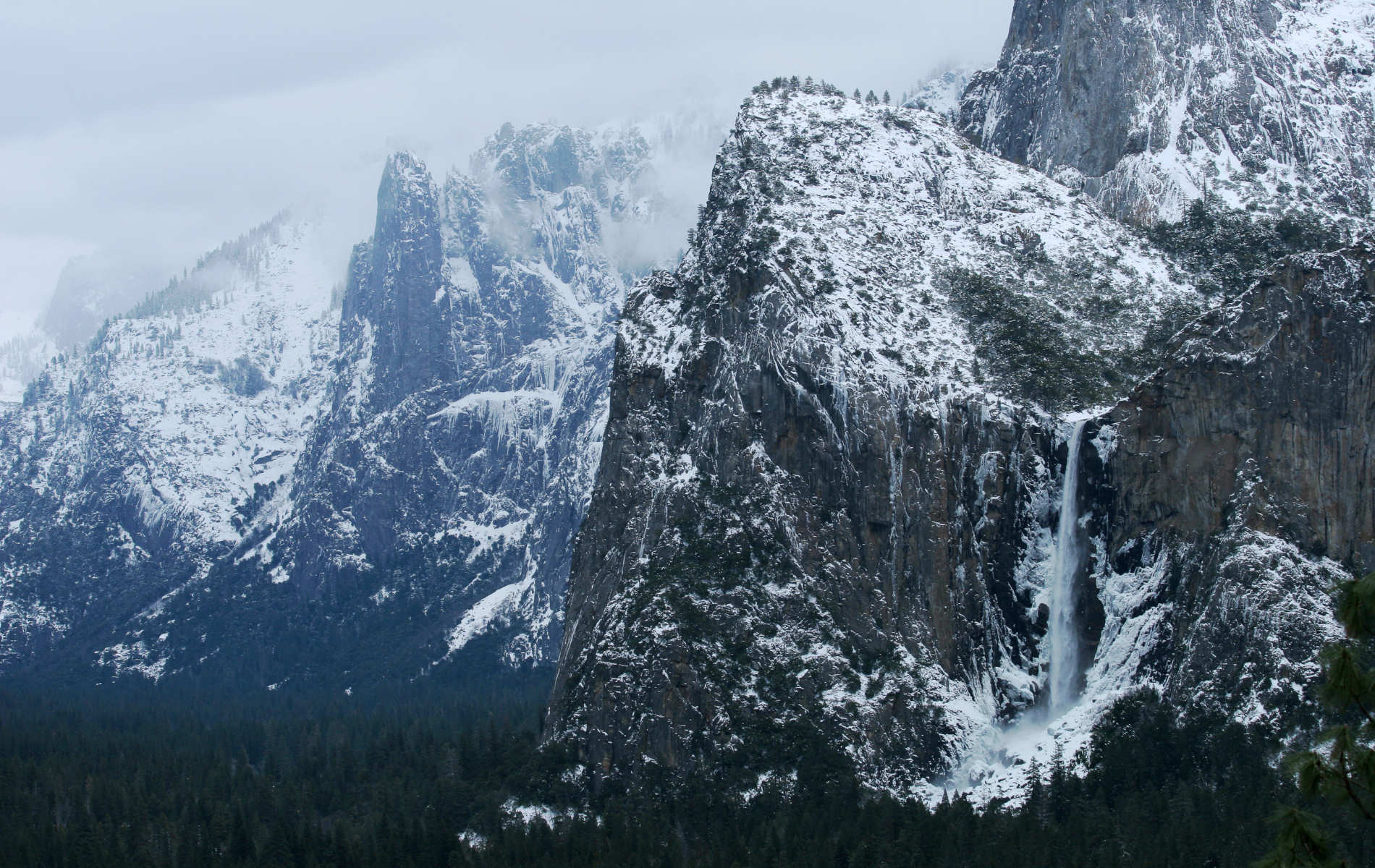 Free Yosemite Wallpaper Fall in Winter