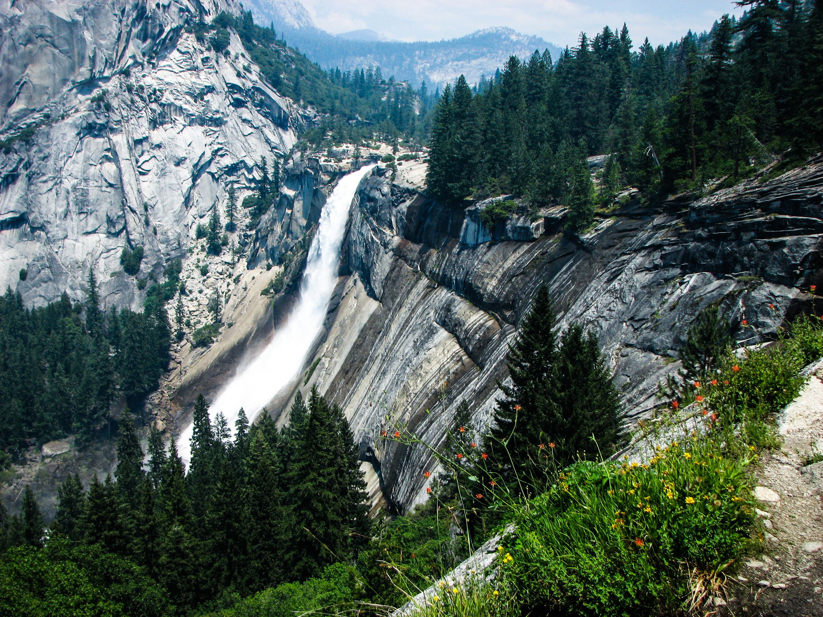 Yosemite: Teen tries for dramatic photo, makes fatal mistake