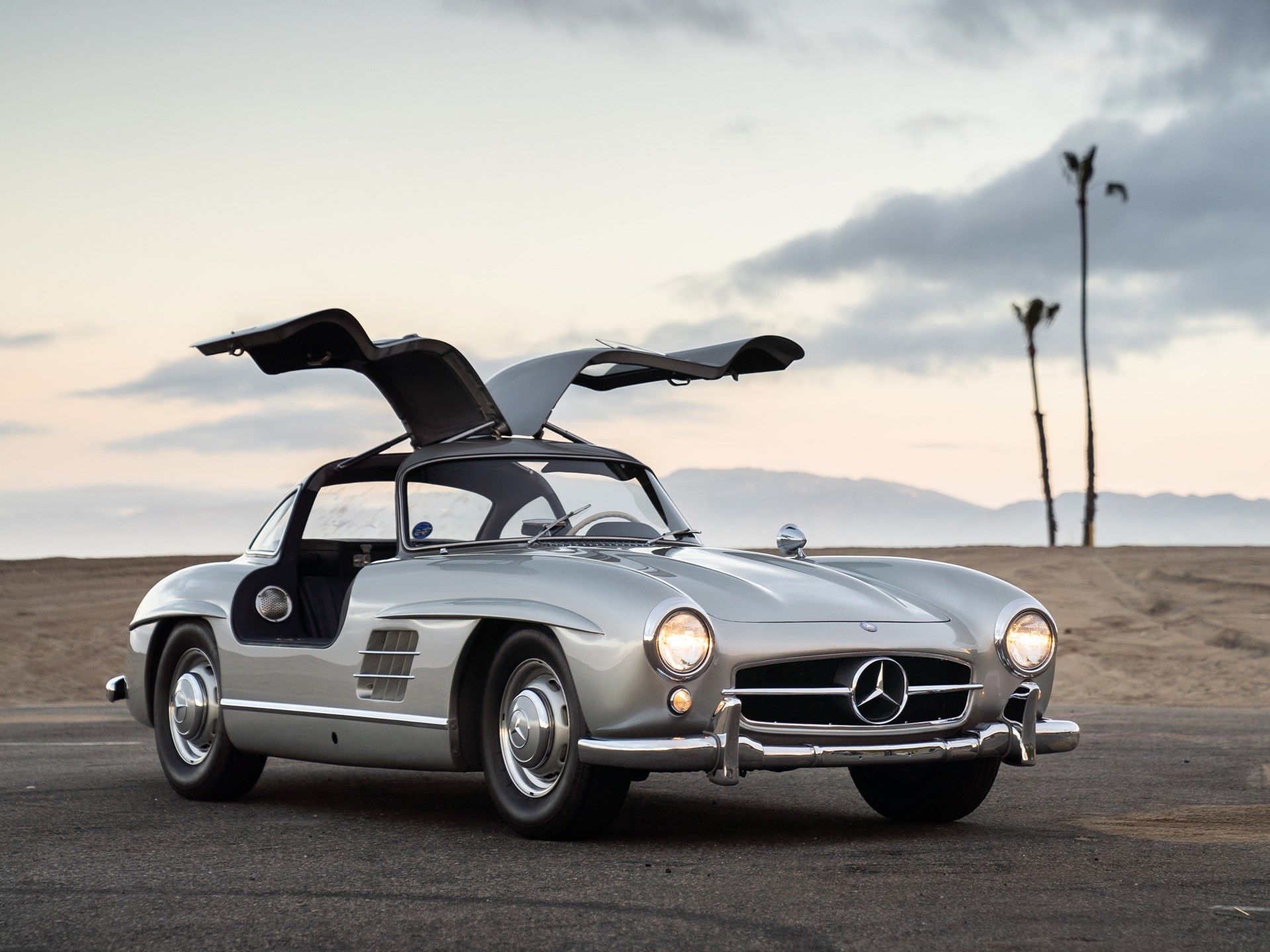 This Mercedes Benz 300SL Gullwing has Moves Like Jagger, but it might not sell big