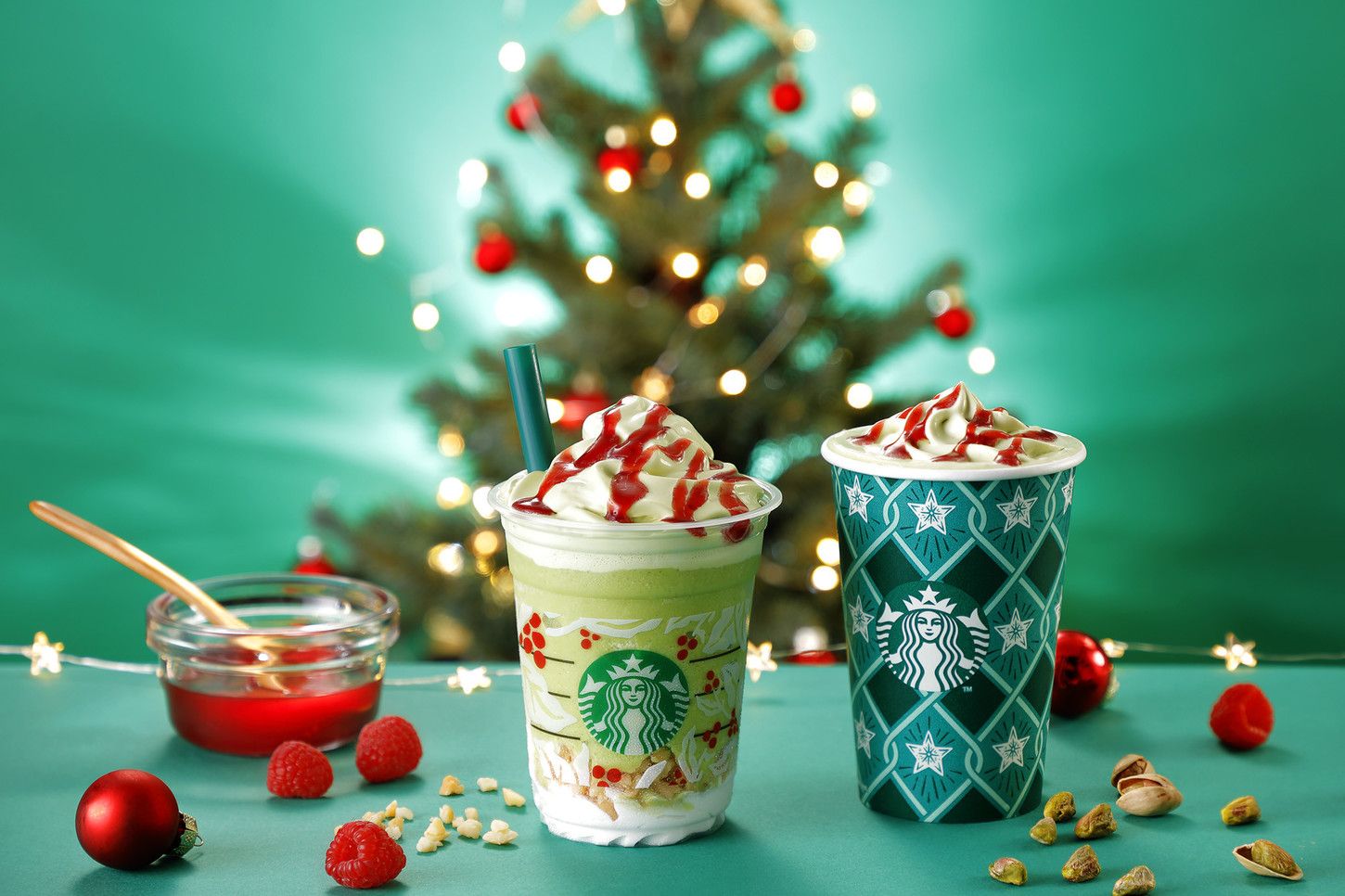 Starbucks Japan unveils new Pistachio Christmas Tree Frappuccino drinks for the holiday season. SoraNews24 -Japan News