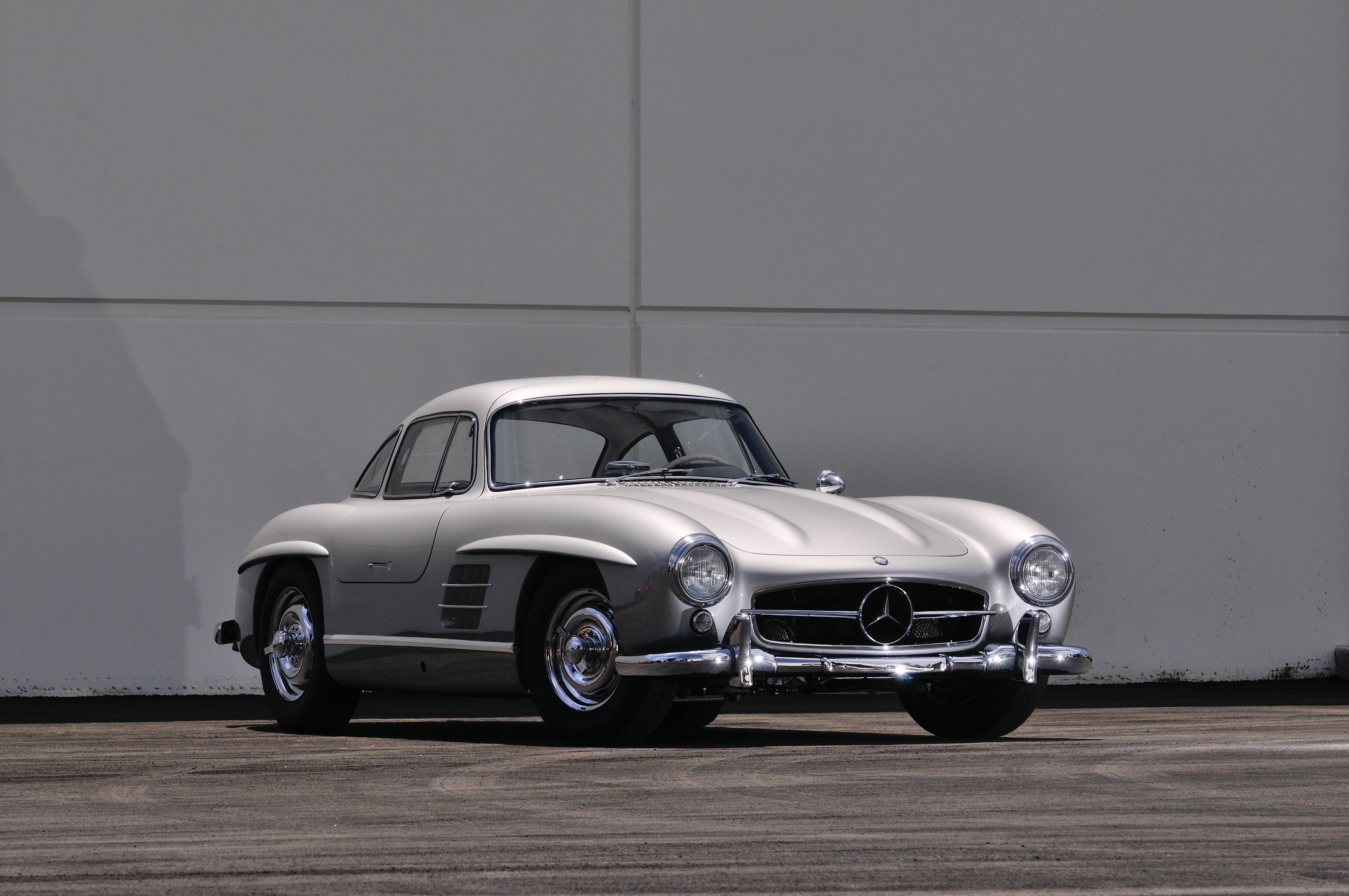 Mercedes Benz 300SL Gullwing Sport Classic Old Vintage Germany 4288x28480 01 Wallpaperx2848