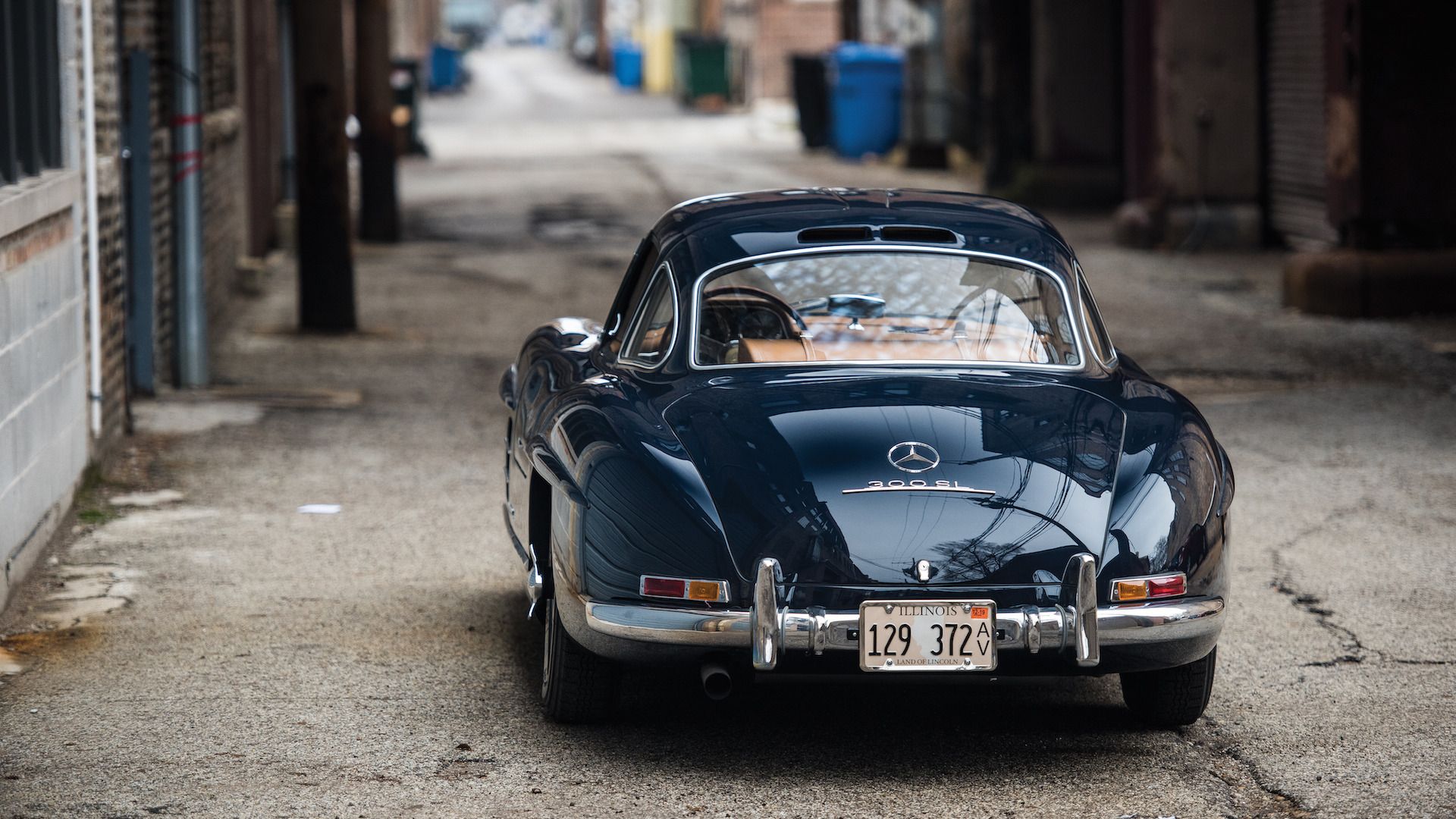 Decades On, Mercedes 300 SL Gullwing Is Still Utterly Gorgeous