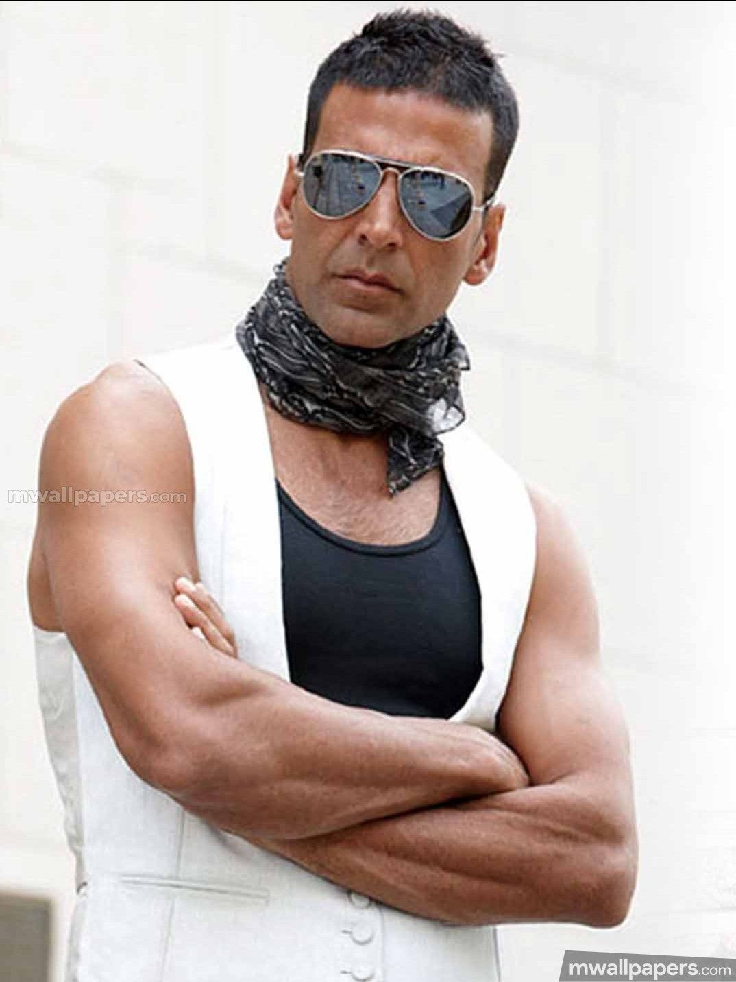 Akshay Kumar HD Photo & Wallpaper (1080p) (1074x1432) (2020)