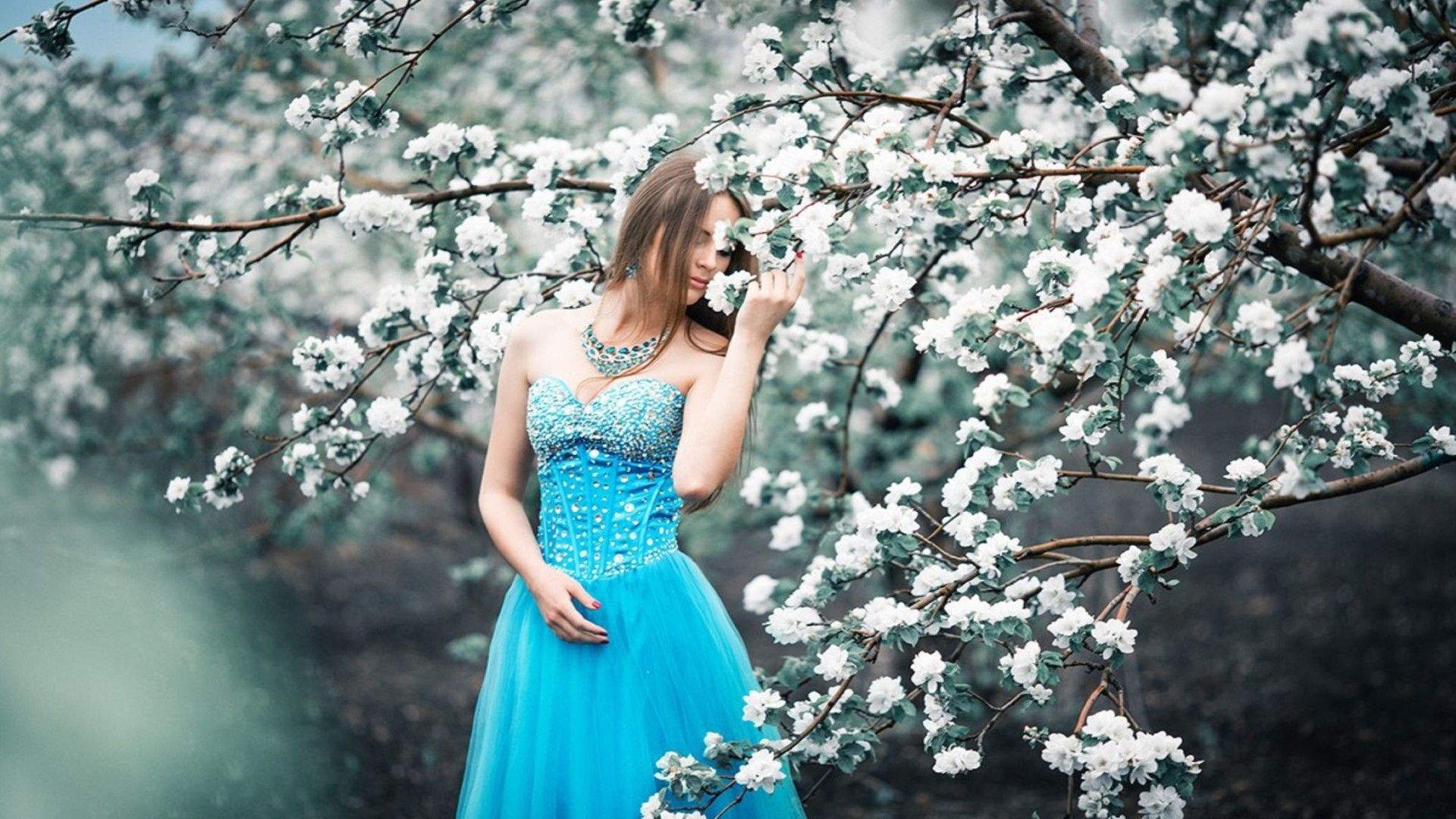 Girl Dreaming At Flowers Wallpaper: Desktop HD Wallpaper Free Image, Picture, Photo on DailyHDWallpaper.com