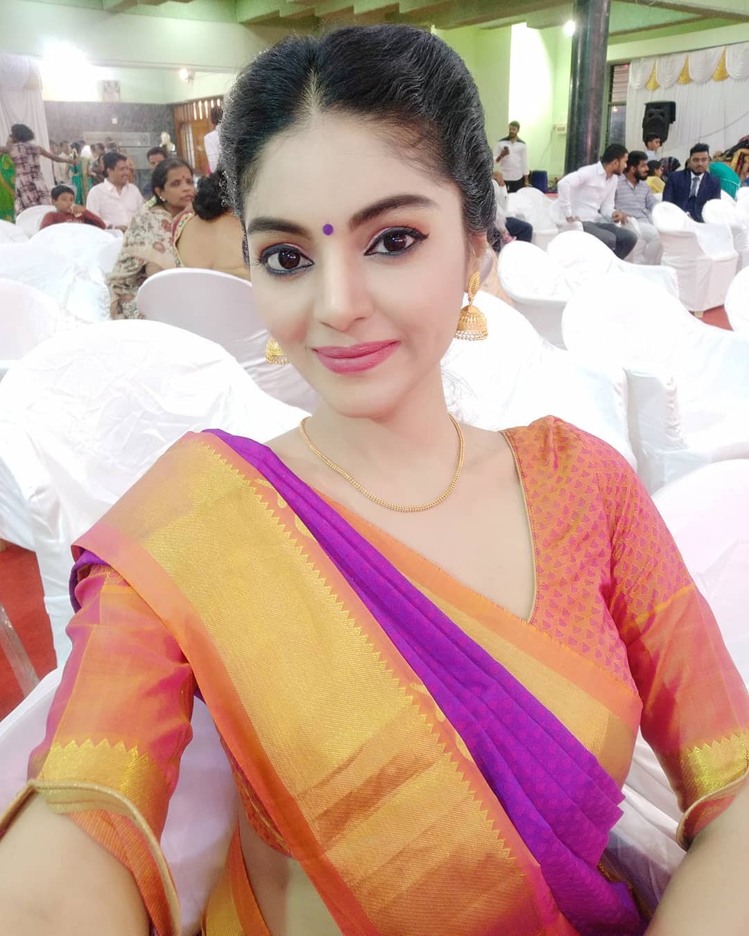 Sanam Shetty Photo: Latest Sanam Shetty Image, HD Wallpaper, Picture, Gallery of Actor Sanam Shetty