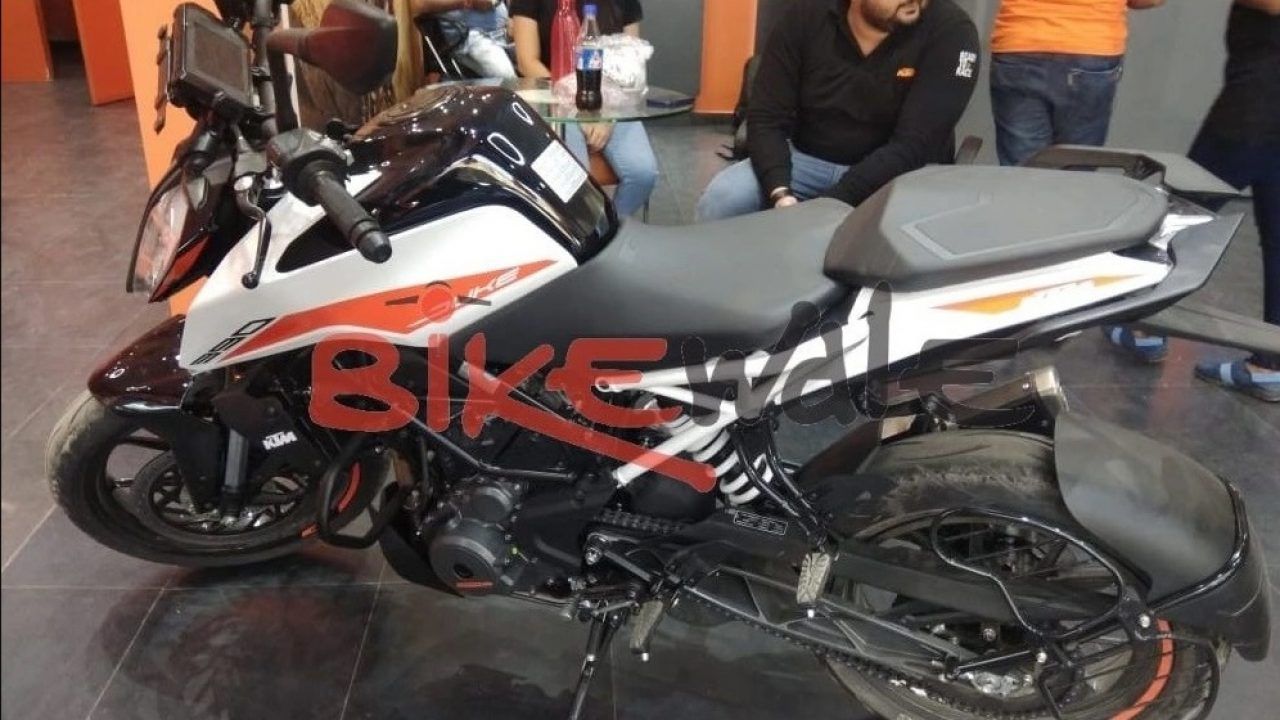 Second Colour of 2020 390 Duke BS6 Spotted