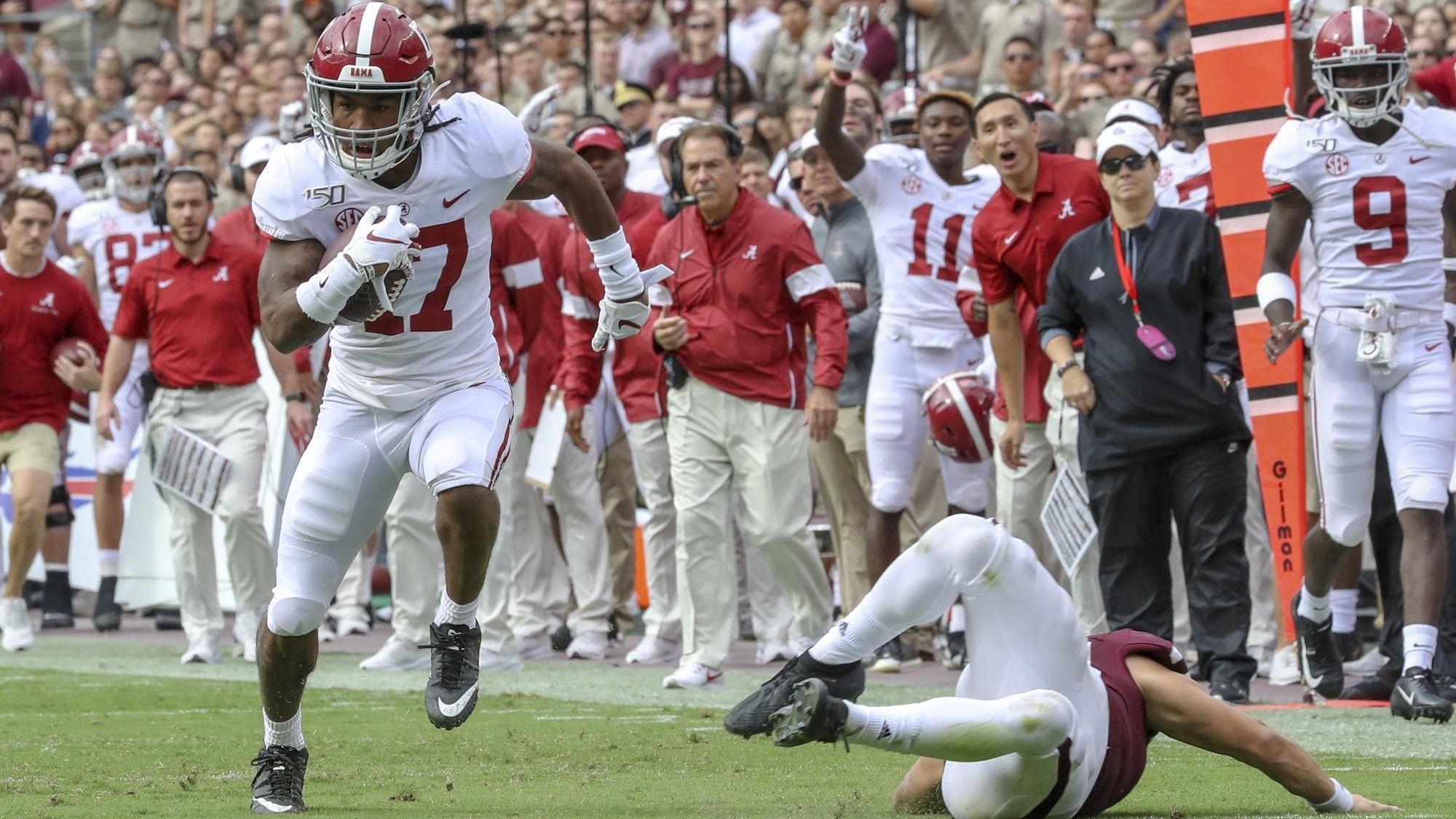 Jaylen Waddle of Alabama Athletics