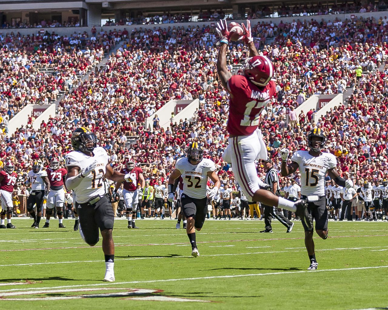 How Jaylen Waddle views role after other 3 Alabama WRs shine