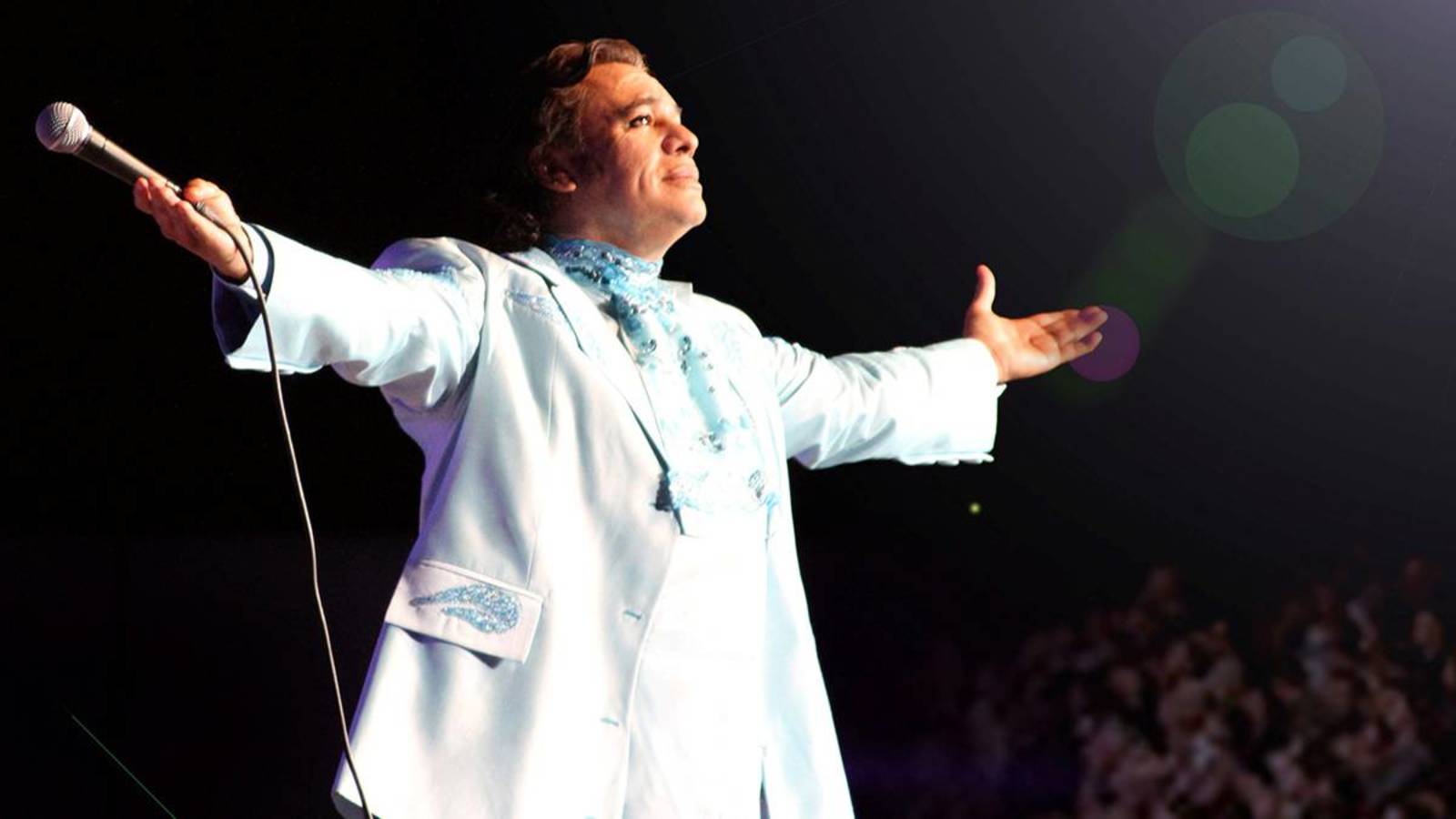 Reagendan 'regreso' de Juan Gabriel