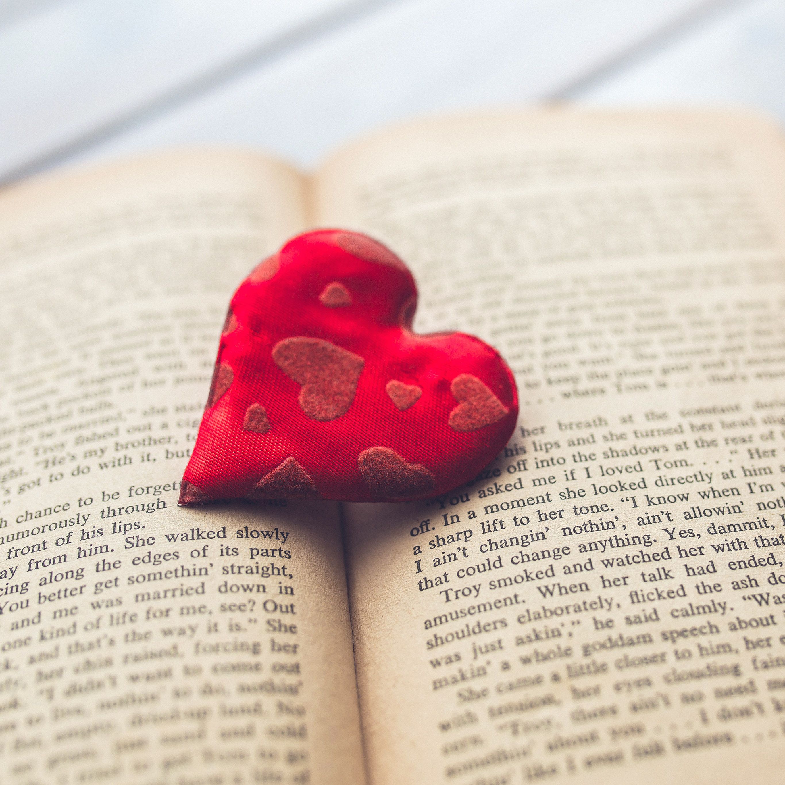 Heart Love Book Read Hana Red Wallpaper