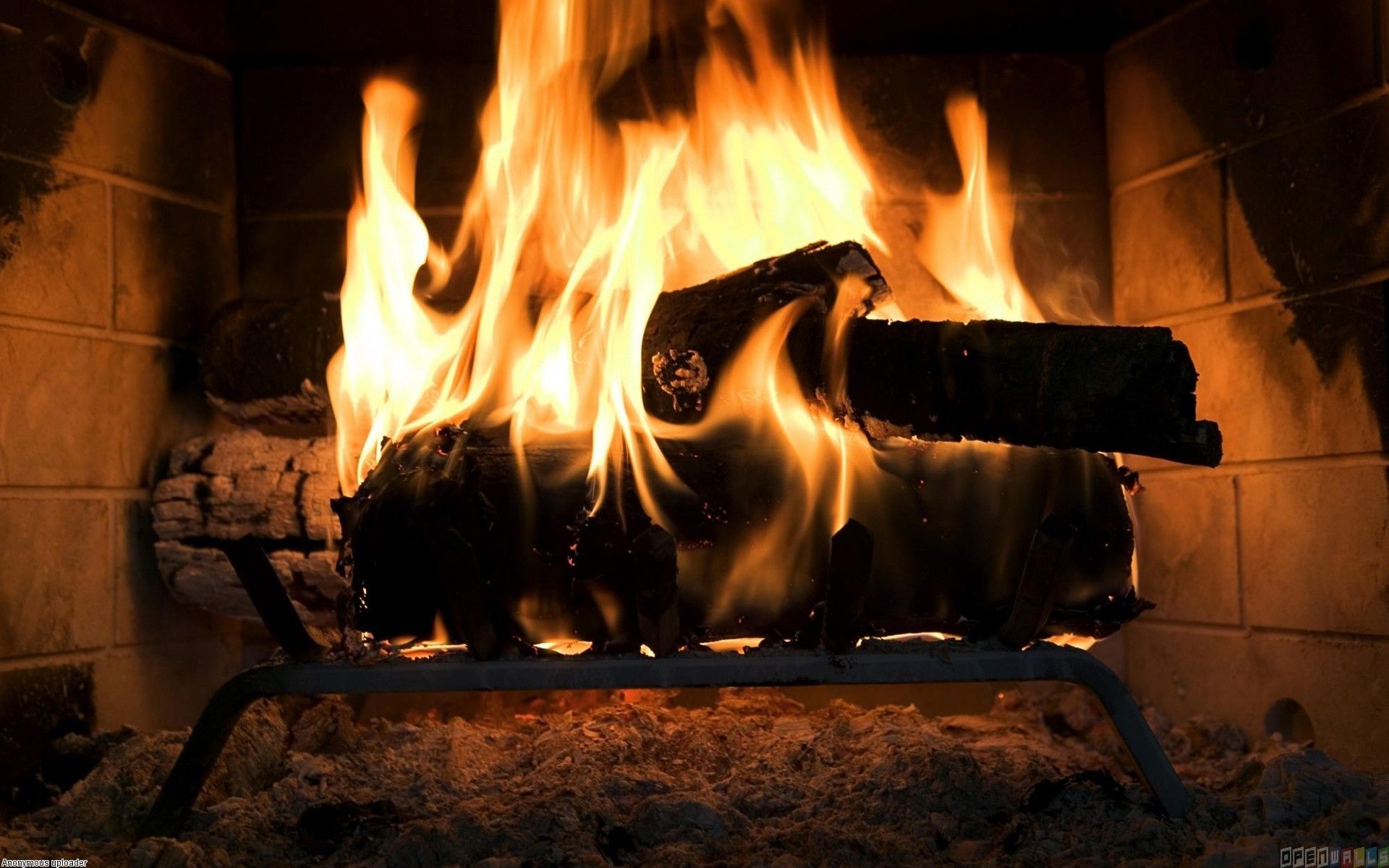 download free fireplace screensaver