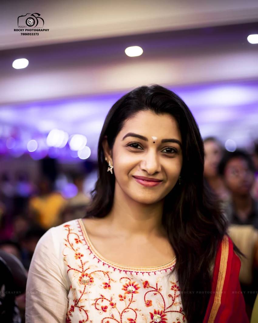 Vijay Tv Fame Nandhini Myna And Yogesh Marriage Photo